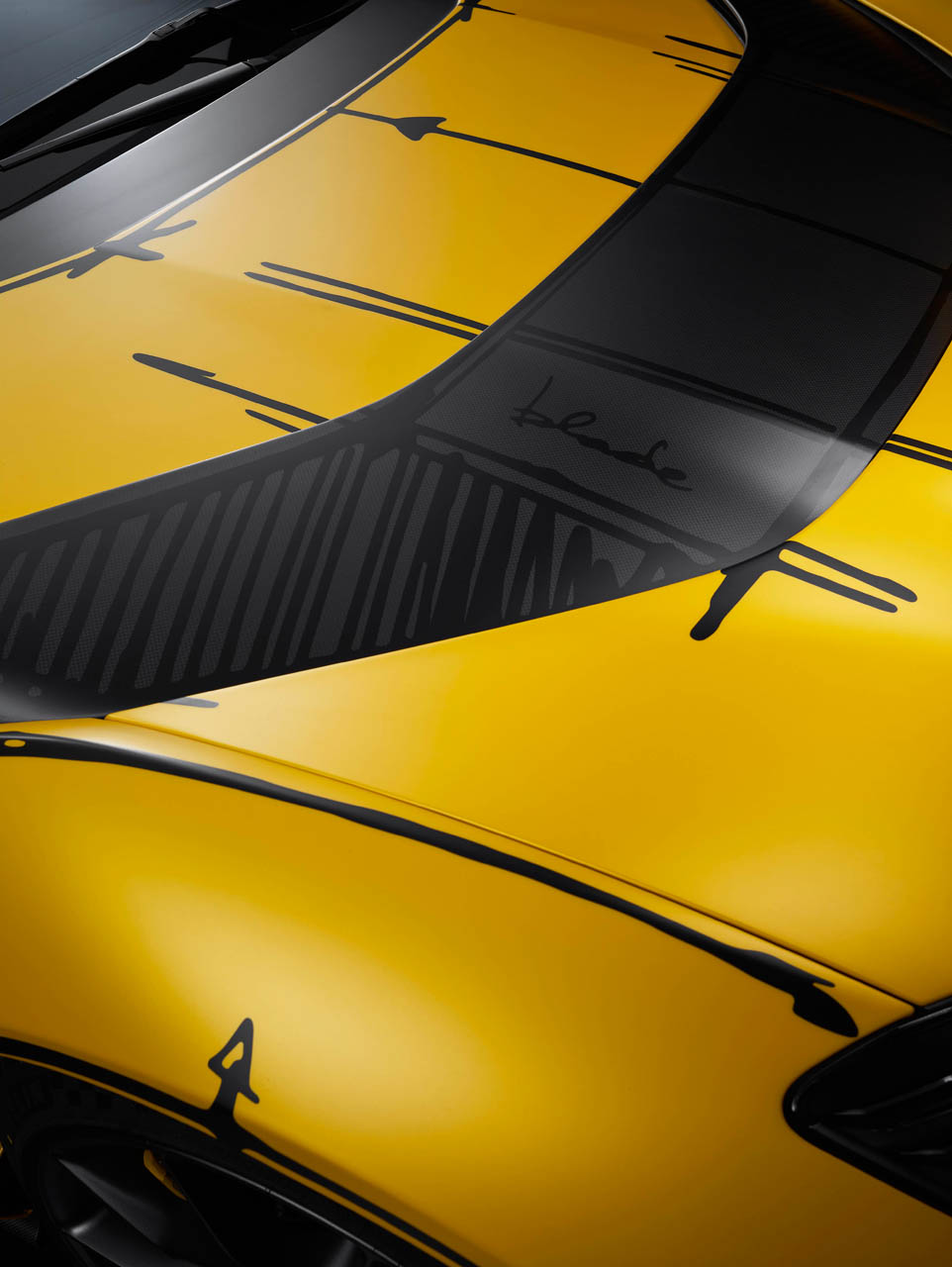 Ferrari 812 Competizione Tailor Made 19
