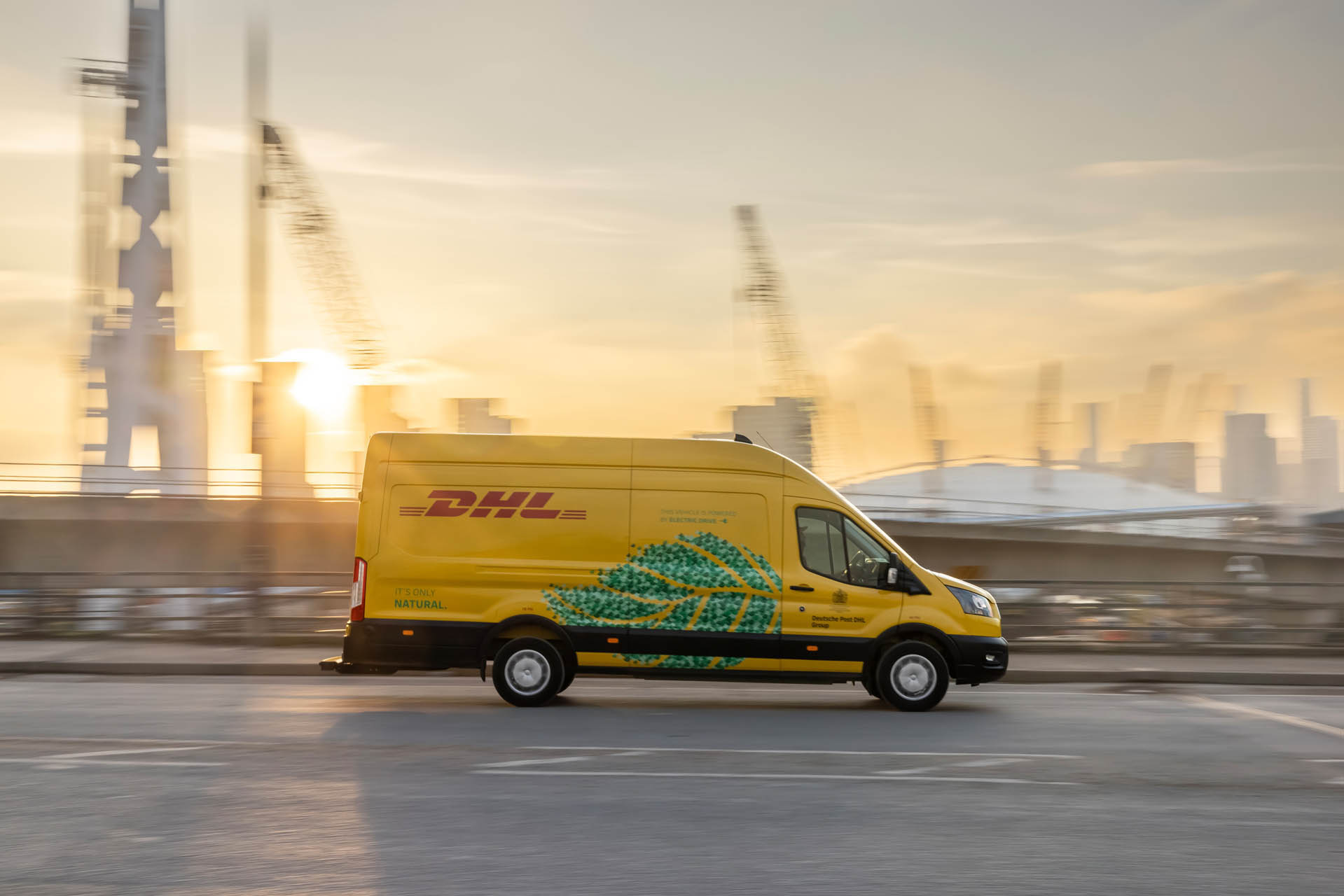 DHLExpressFordETransit03