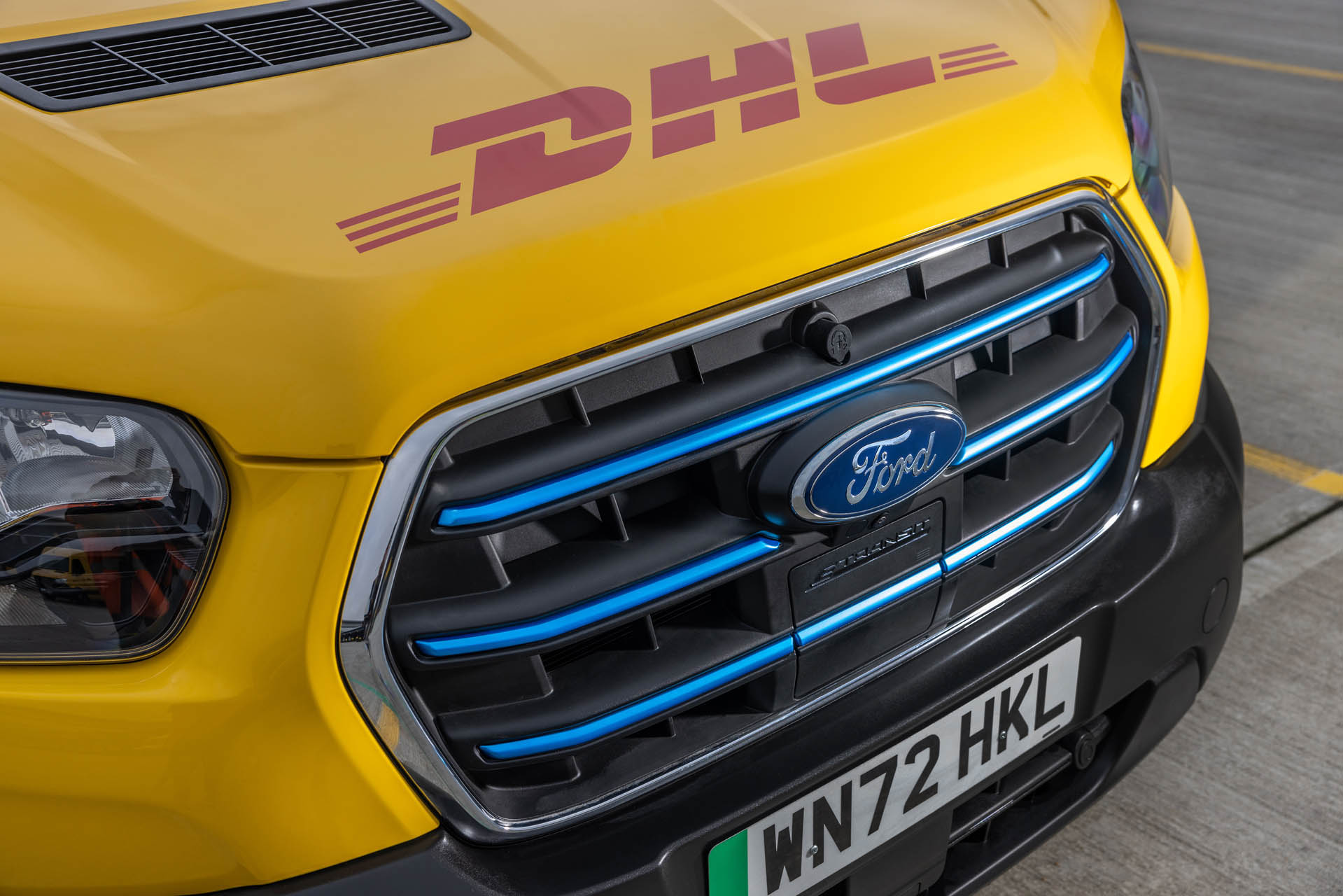 DHLExpressFordETransit06