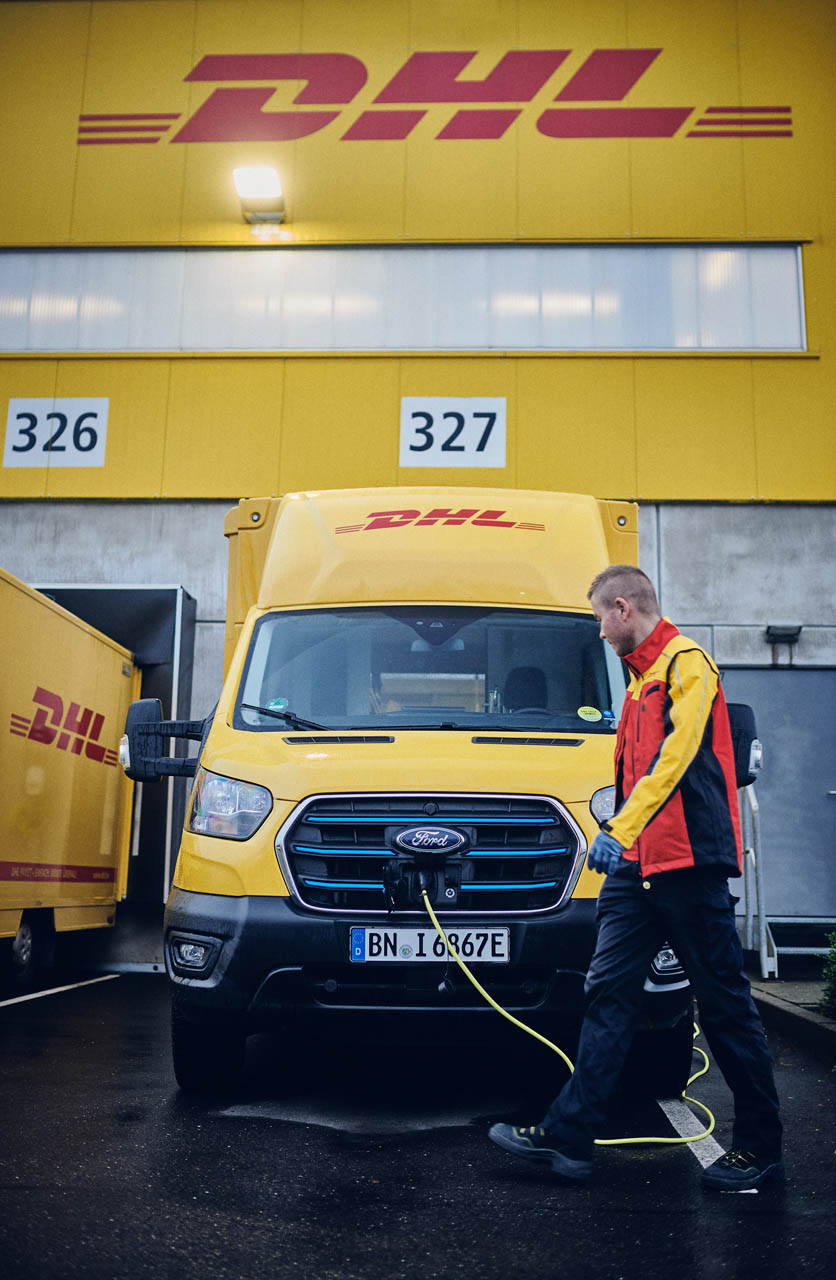 DHLExpressFordETransit12