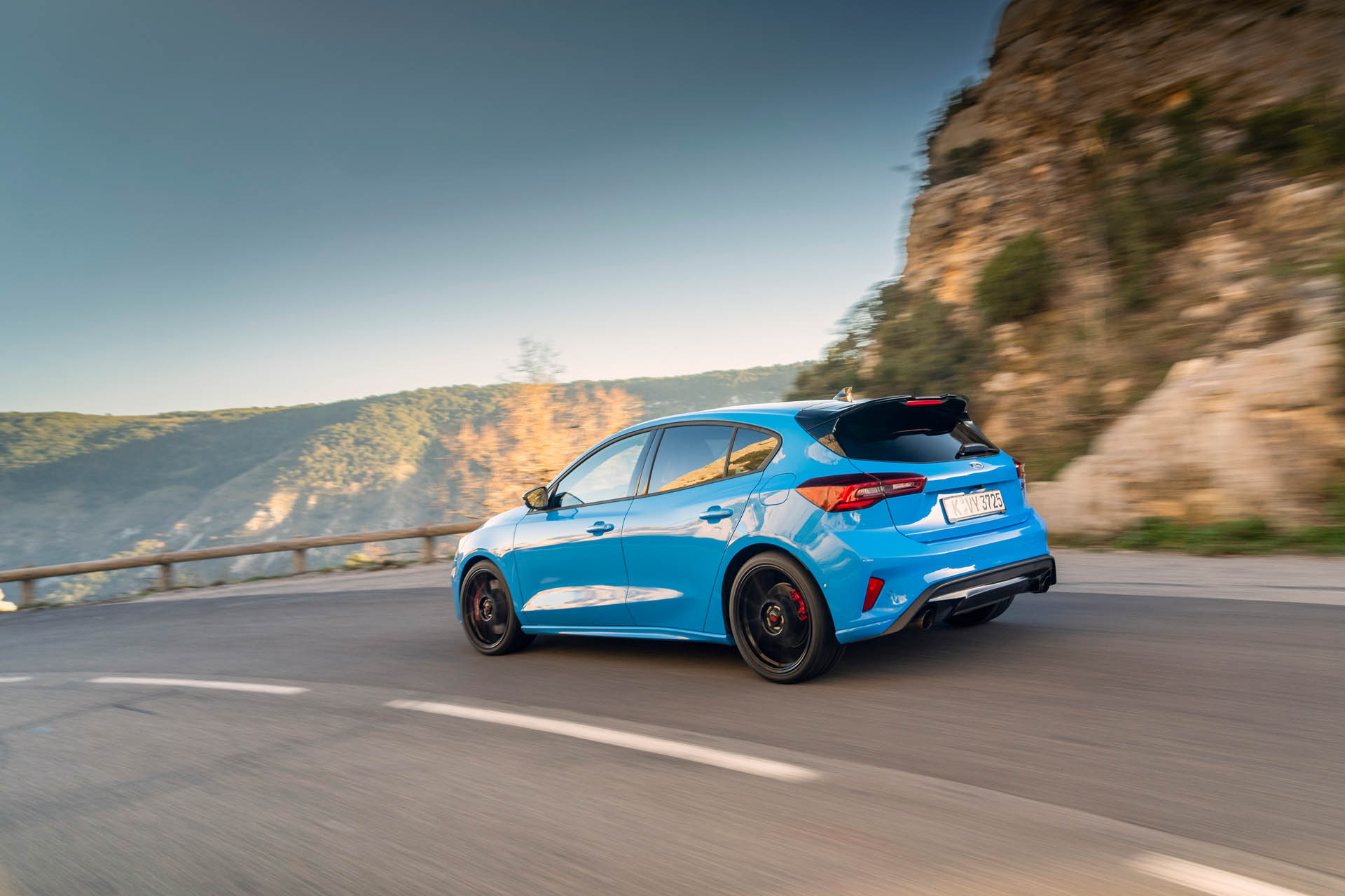 2024 FORD FOCUS-ST 27