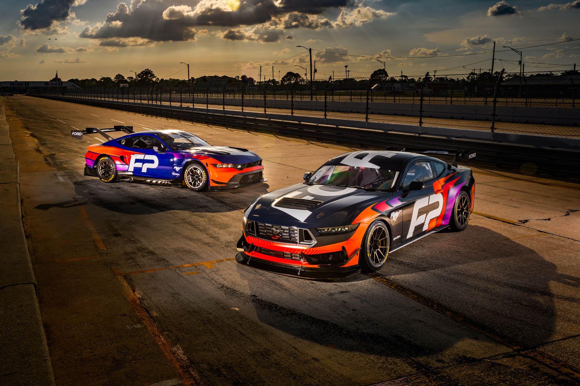 Ford Mustang GT4 13