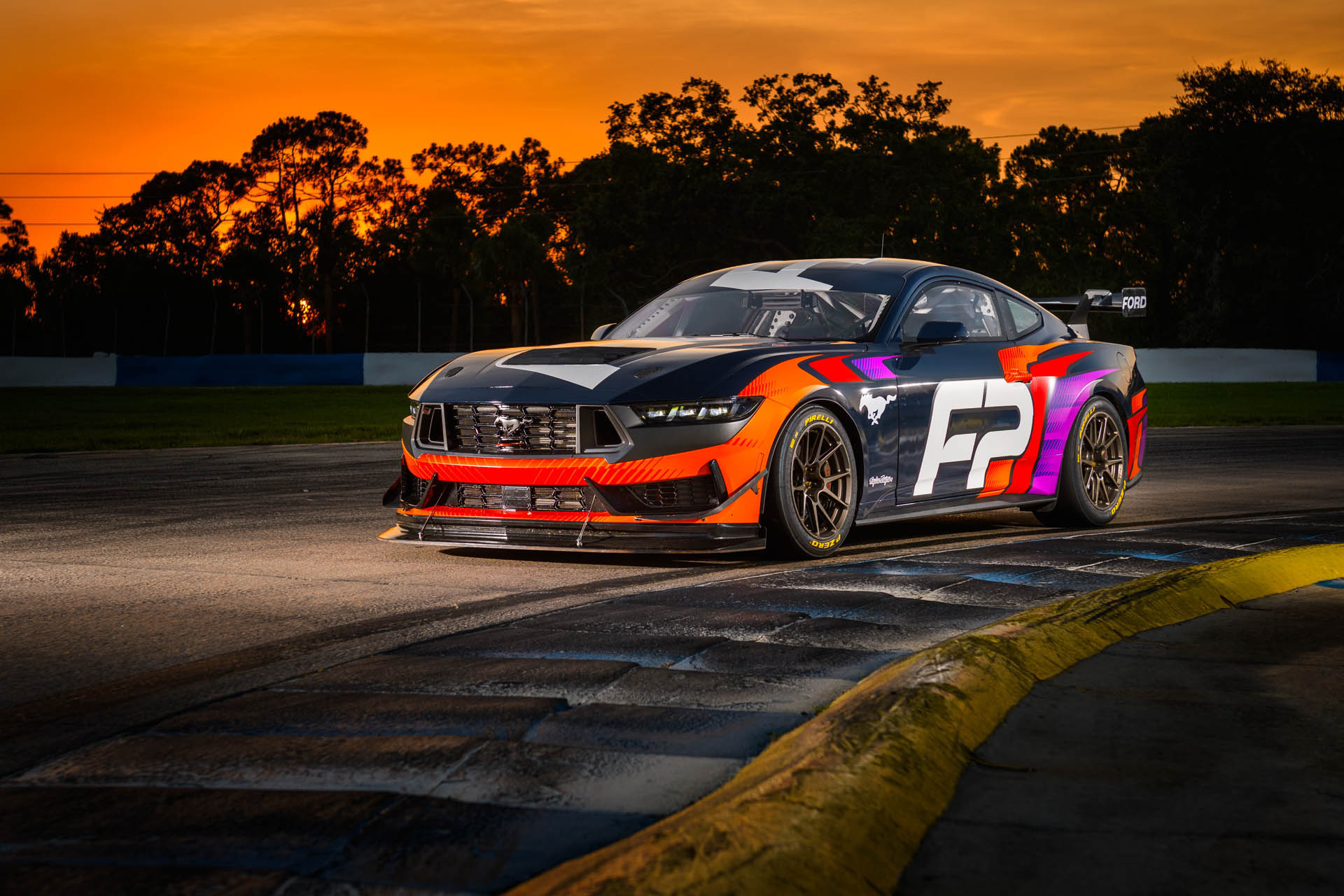 Ford Mustang GT4 22