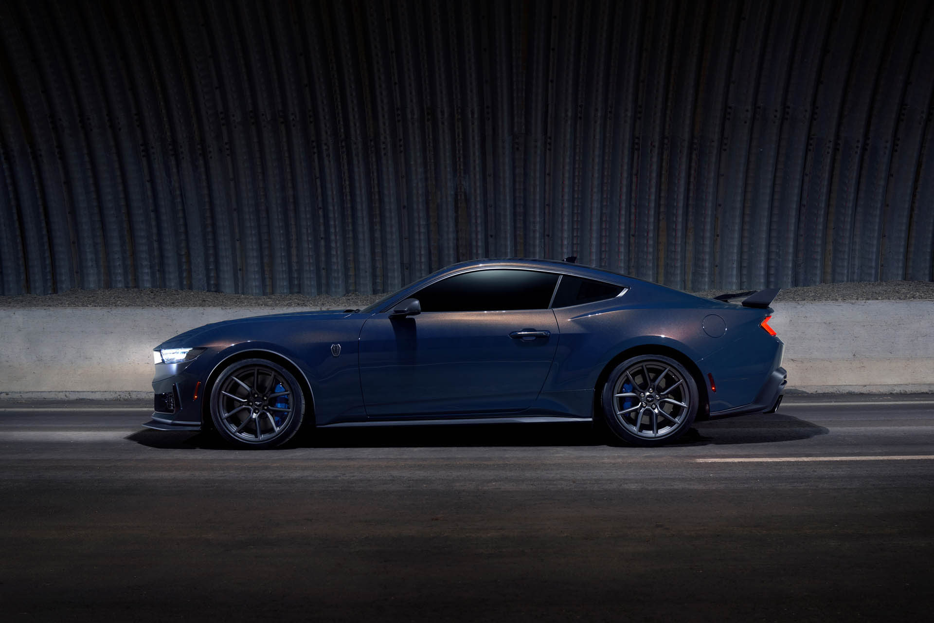 fordmustang2022DarkHorse10