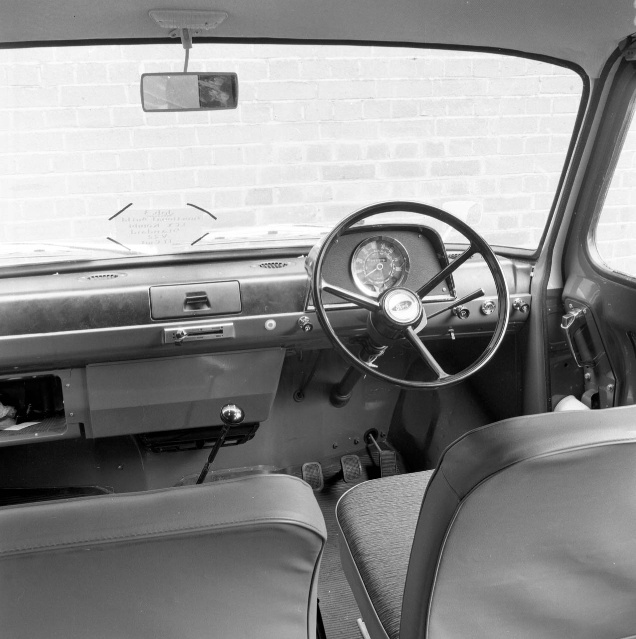 1965-Ford Transit Interior 015