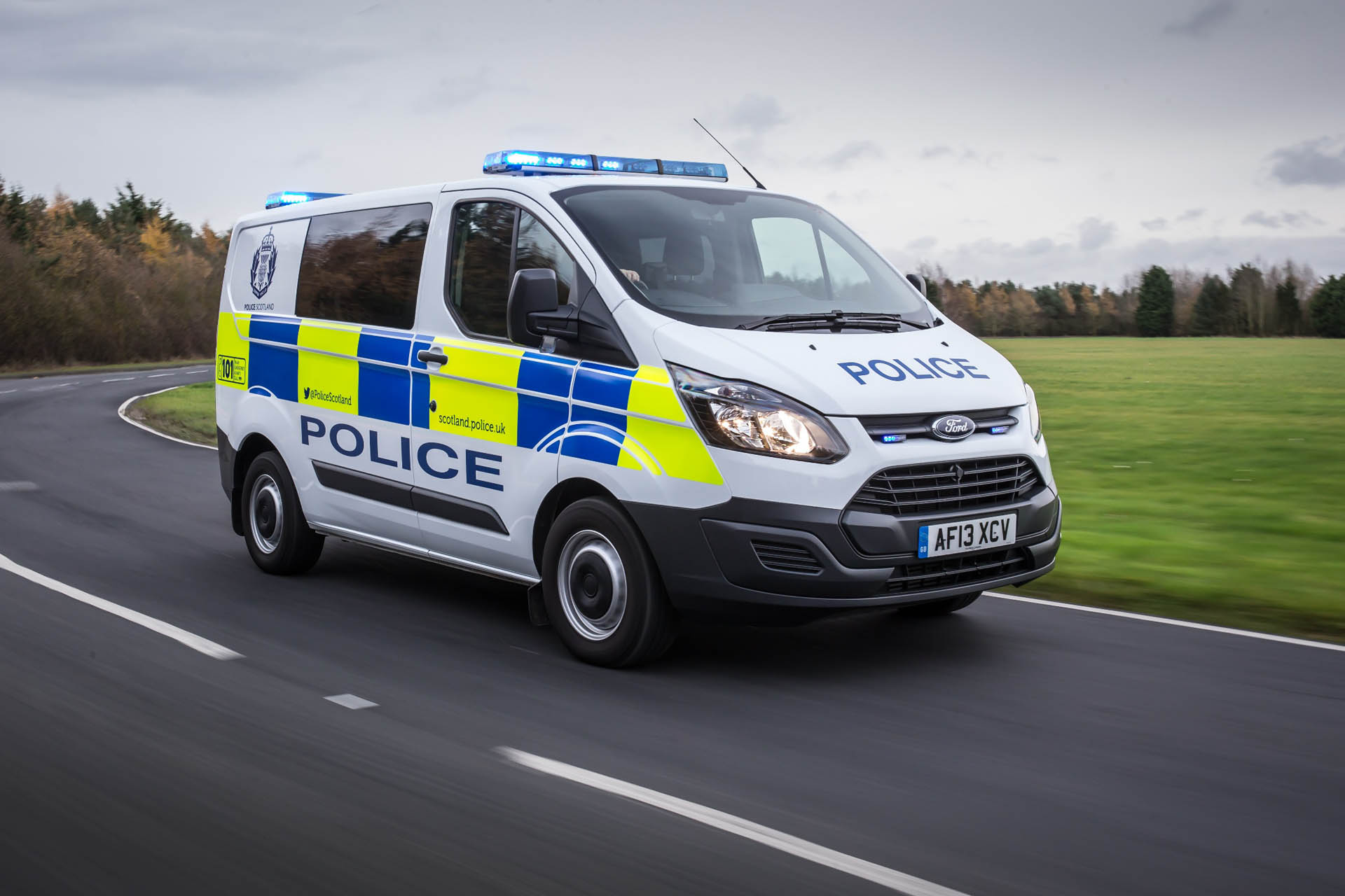 Ford-Transit-Custom-vans-impress-Scottish-Police-force-74222for-d