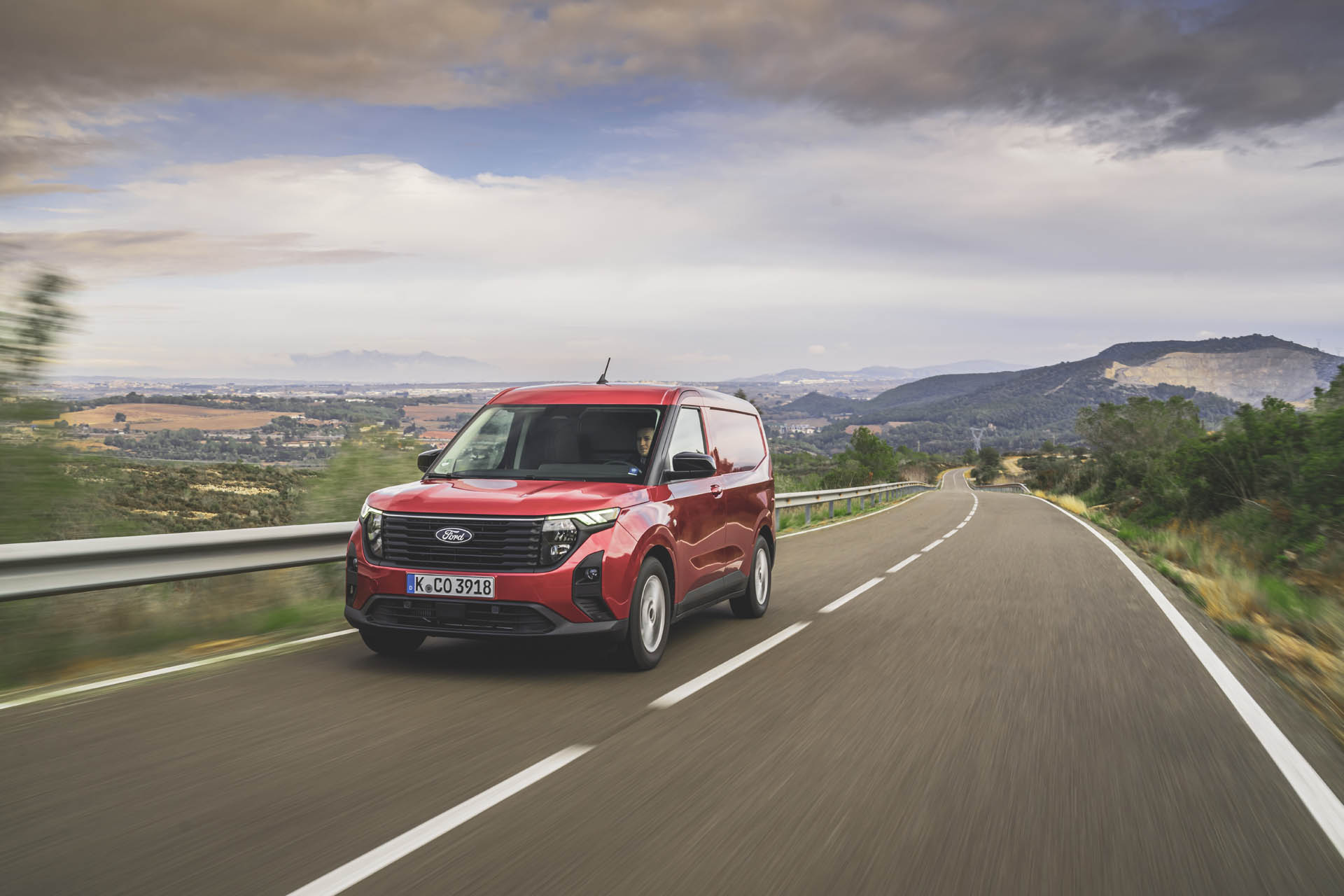 Ford Transit Courier 2024 23
