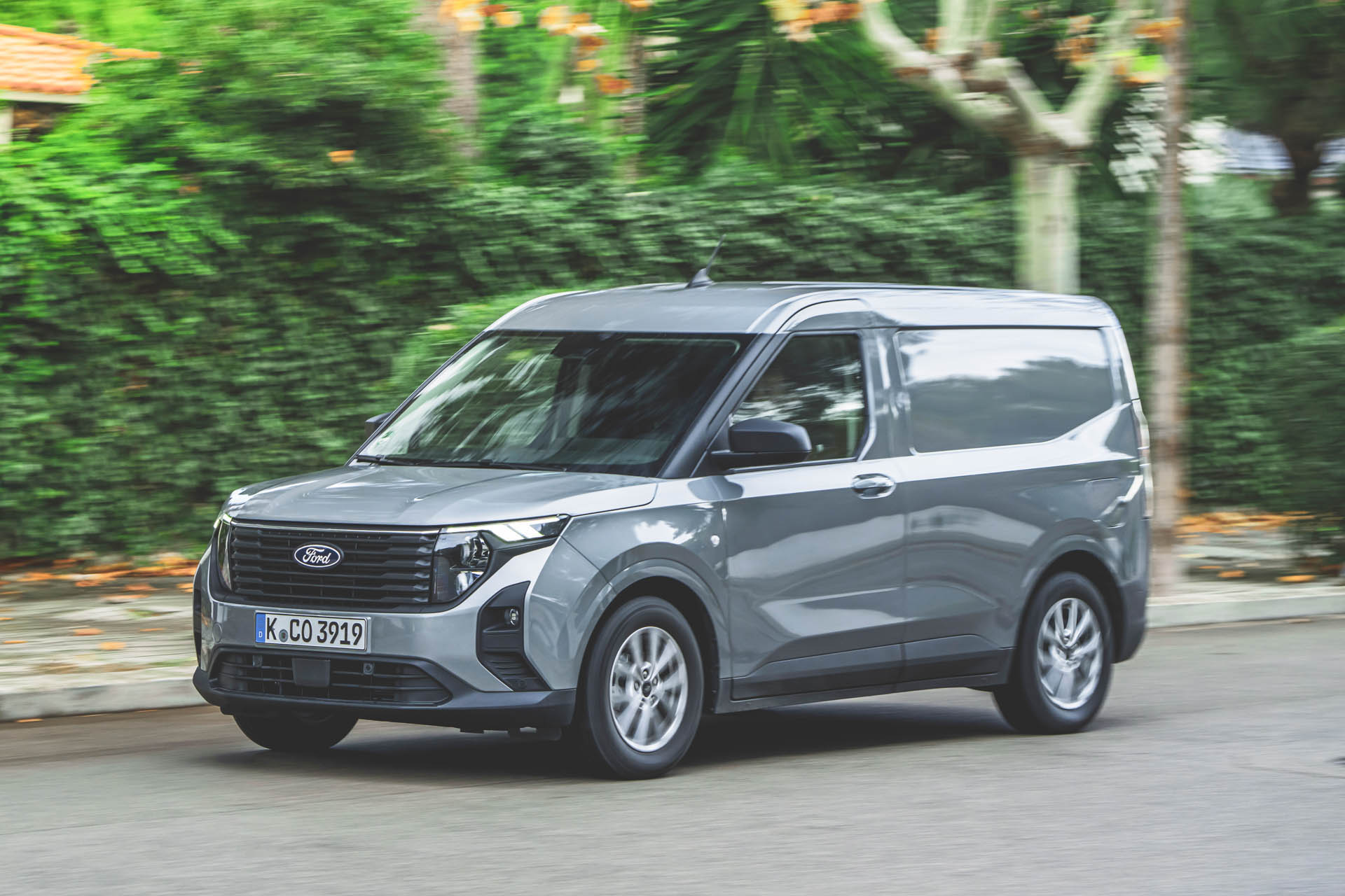 Ford Transit Courier 2024 36
