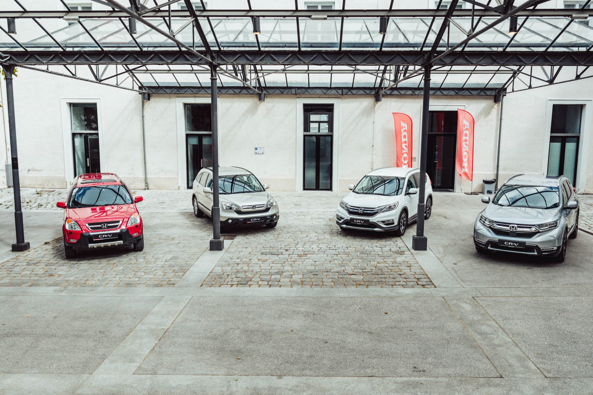 545155 CR-V 30 Anniversary