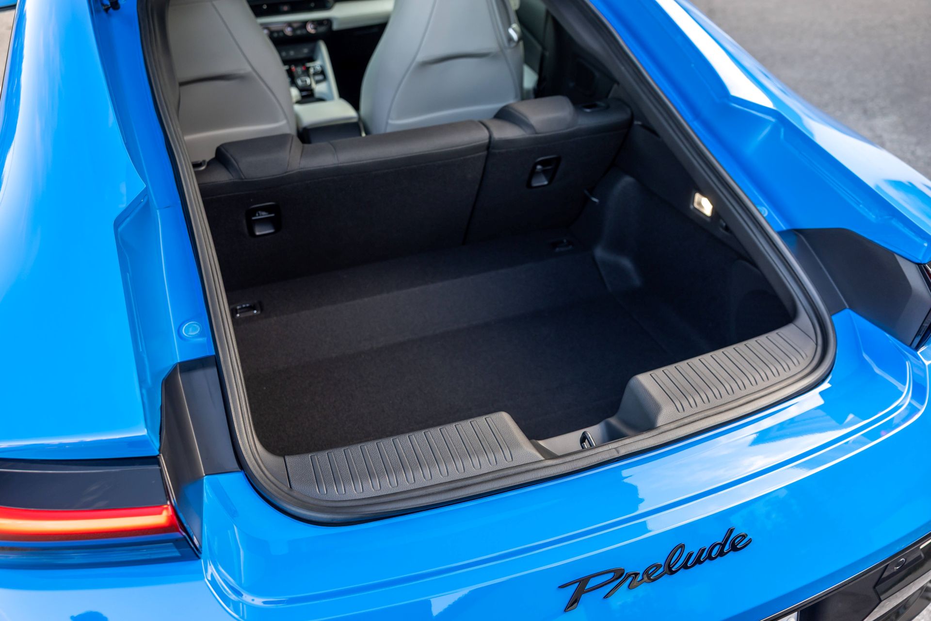 Honda Prelude e HEV sports coupe 02