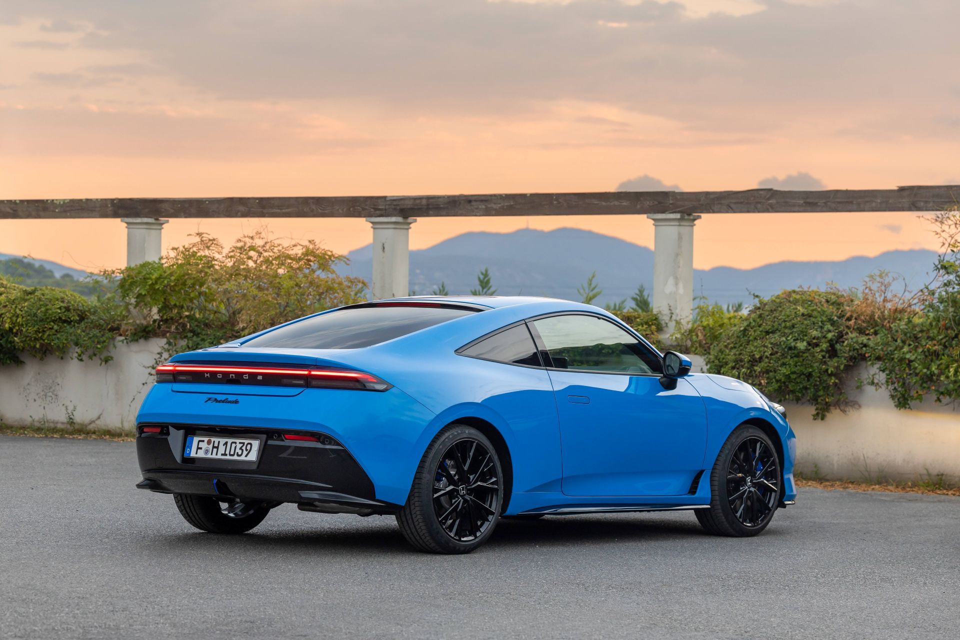 Honda Prelude e HEV sports coupe