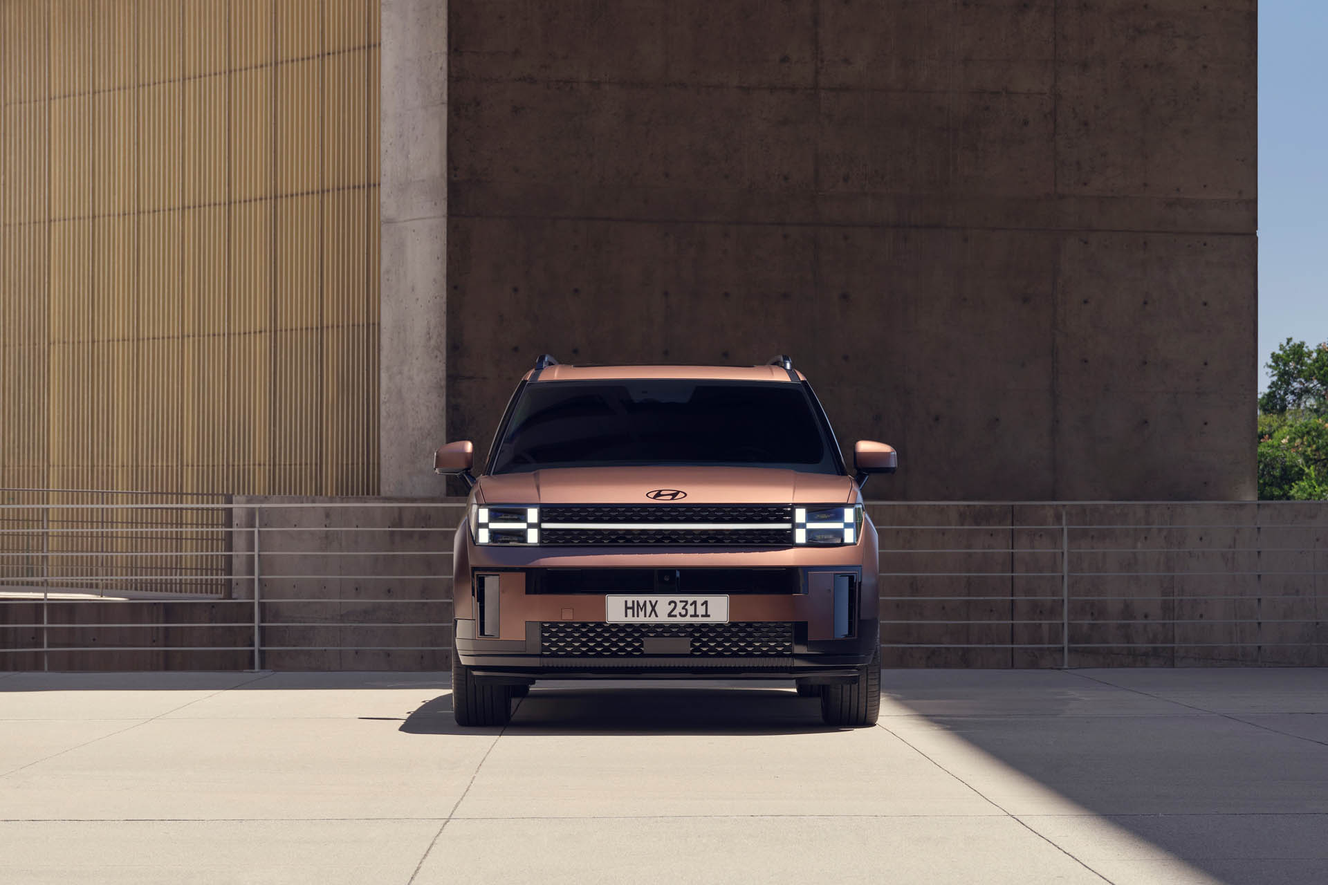 hyundai-santa-fe-0823-exterior-03 jpg