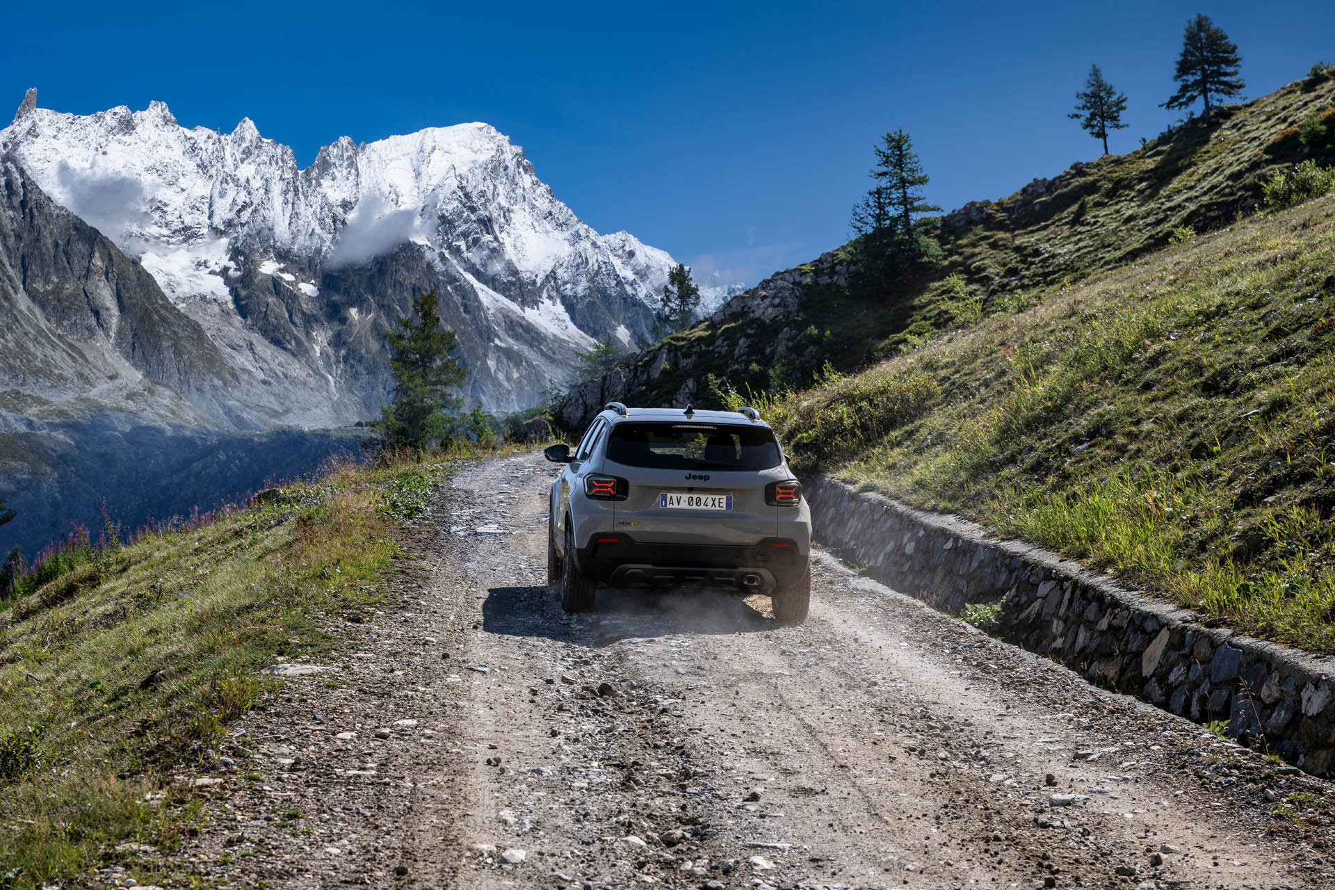 jeep avenger 4xe the north face edition 16
