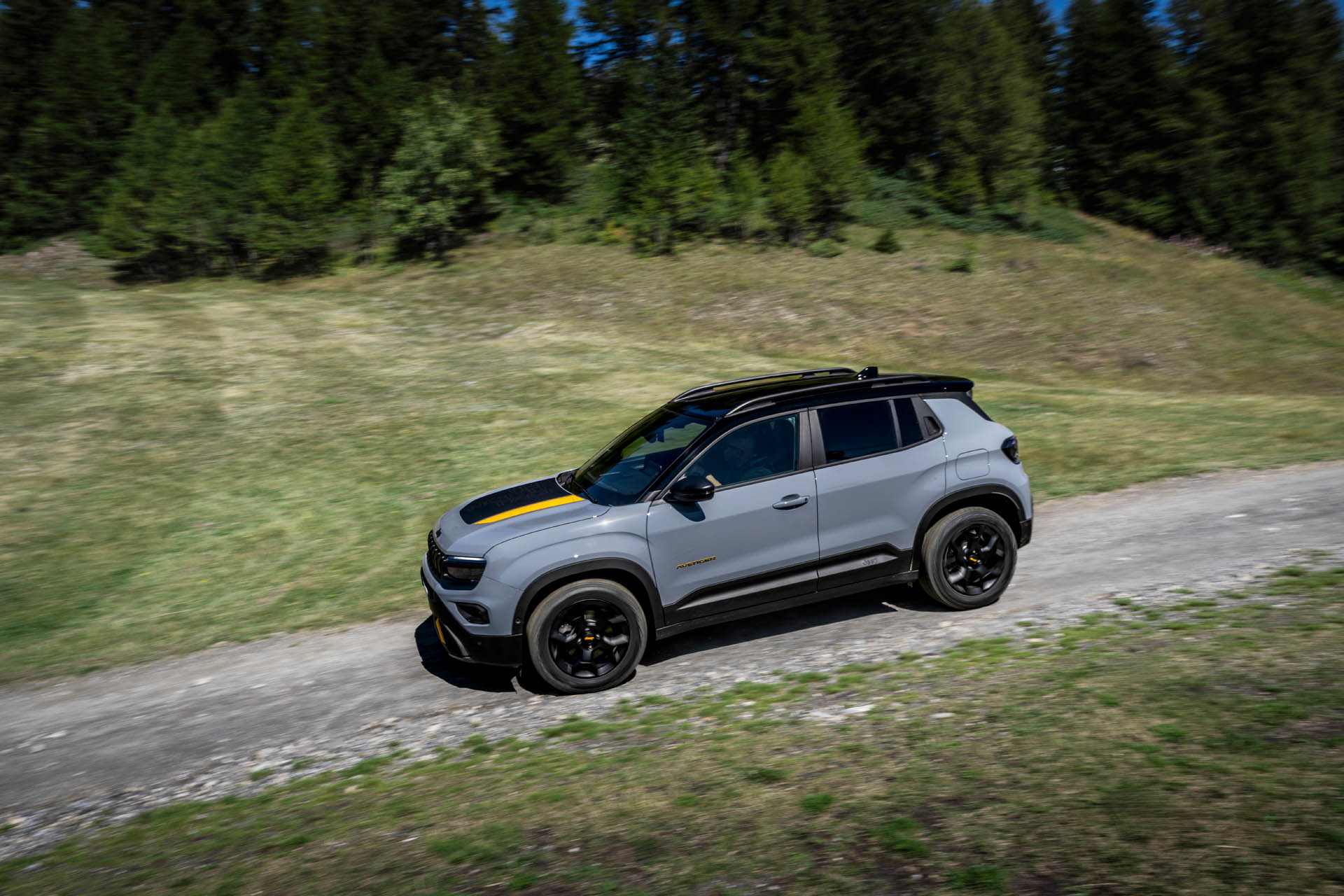 jeep avenger 4xe the north face edition 17