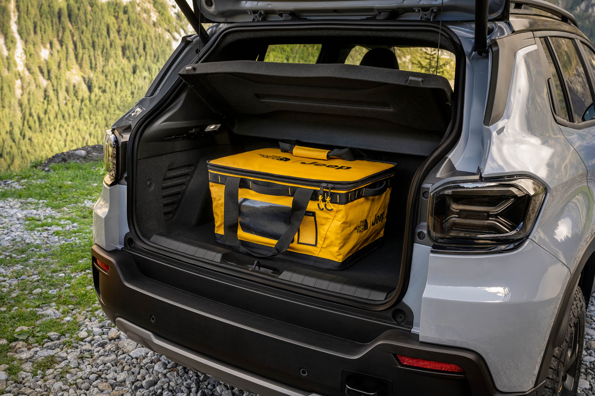 jeep avenger 4xe the north face edition 26