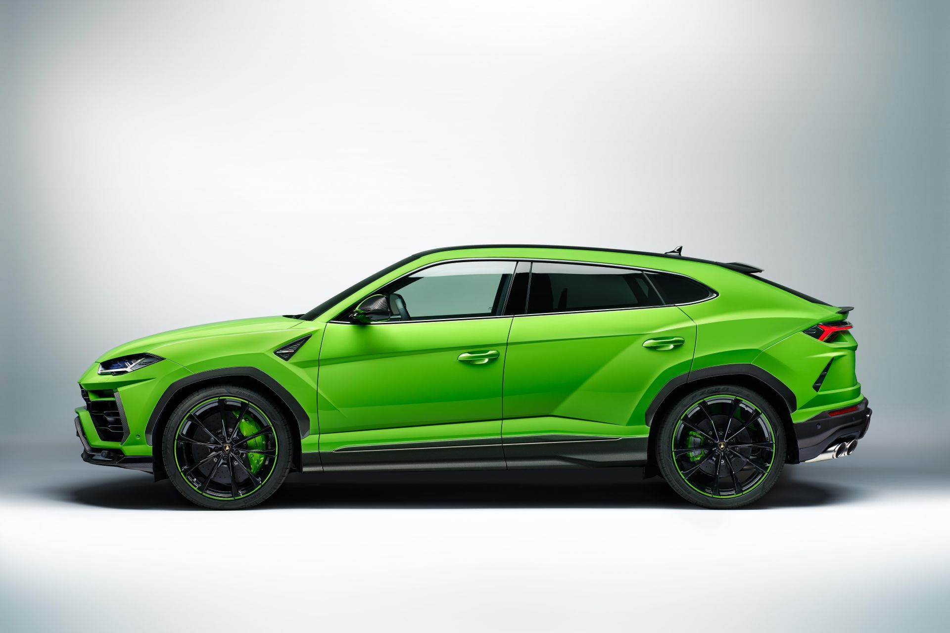 lamborghini urus 06