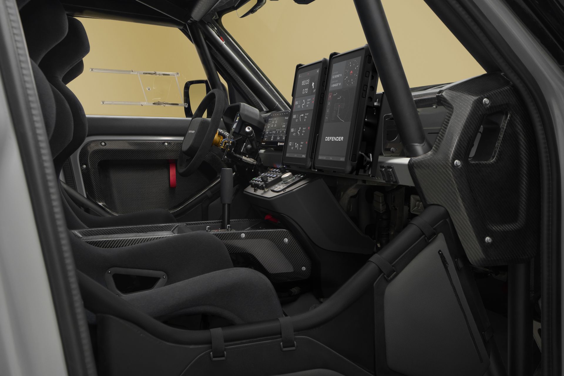 DEFENDER DAKAR D7X-R INTERIOR 2 16X9