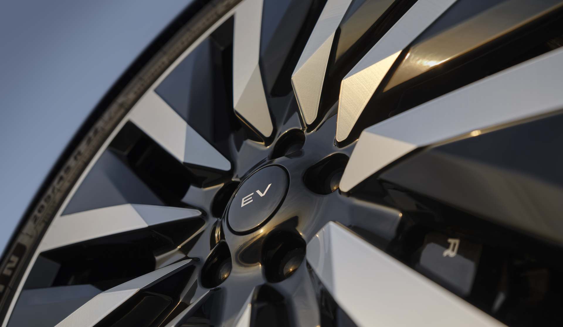 RANGE ROVER ELECTRIC ALLOY WHEEL 02 09 26