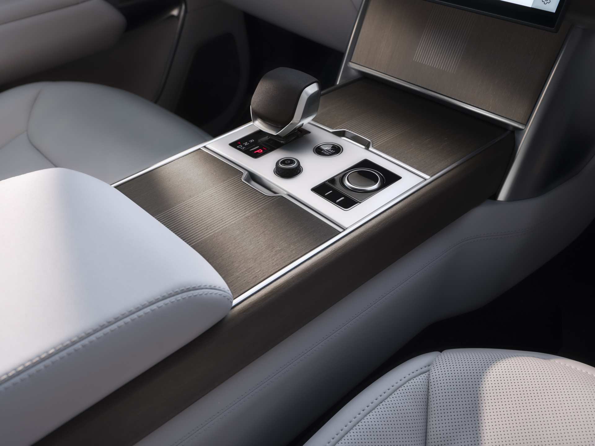 RANGE ROVER ELECTRIC CENTRE CONSOLE 02 09 26 1