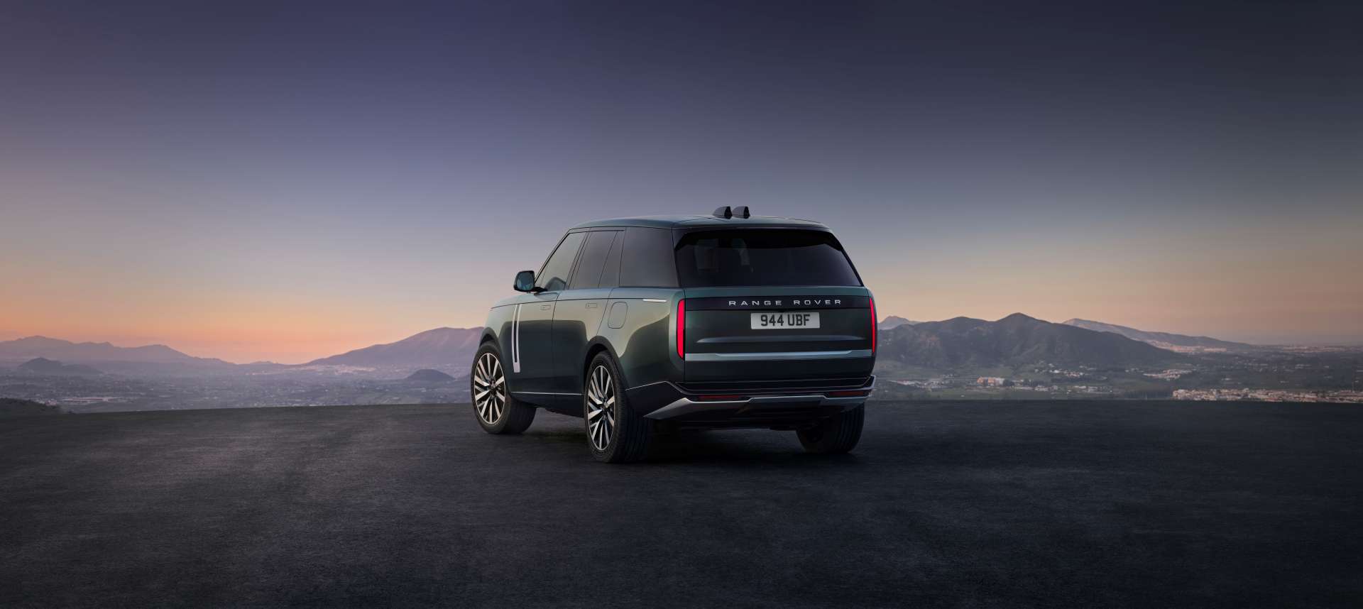 RANGE ROVER ELECTRIC REAR 3-4 GREEN 02 09 26 0