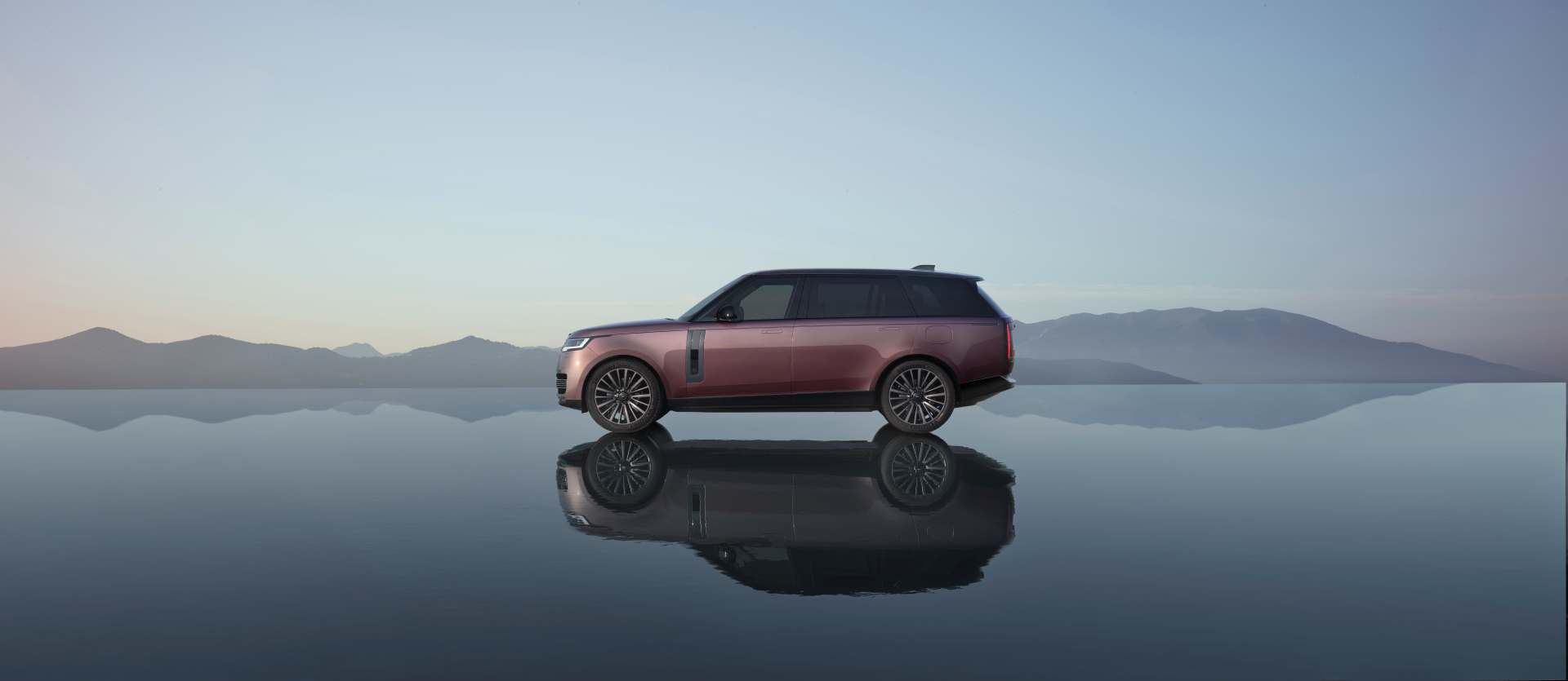 RANGE ROVER ELECTRIC SIDE PROFILE 02 09 26 0