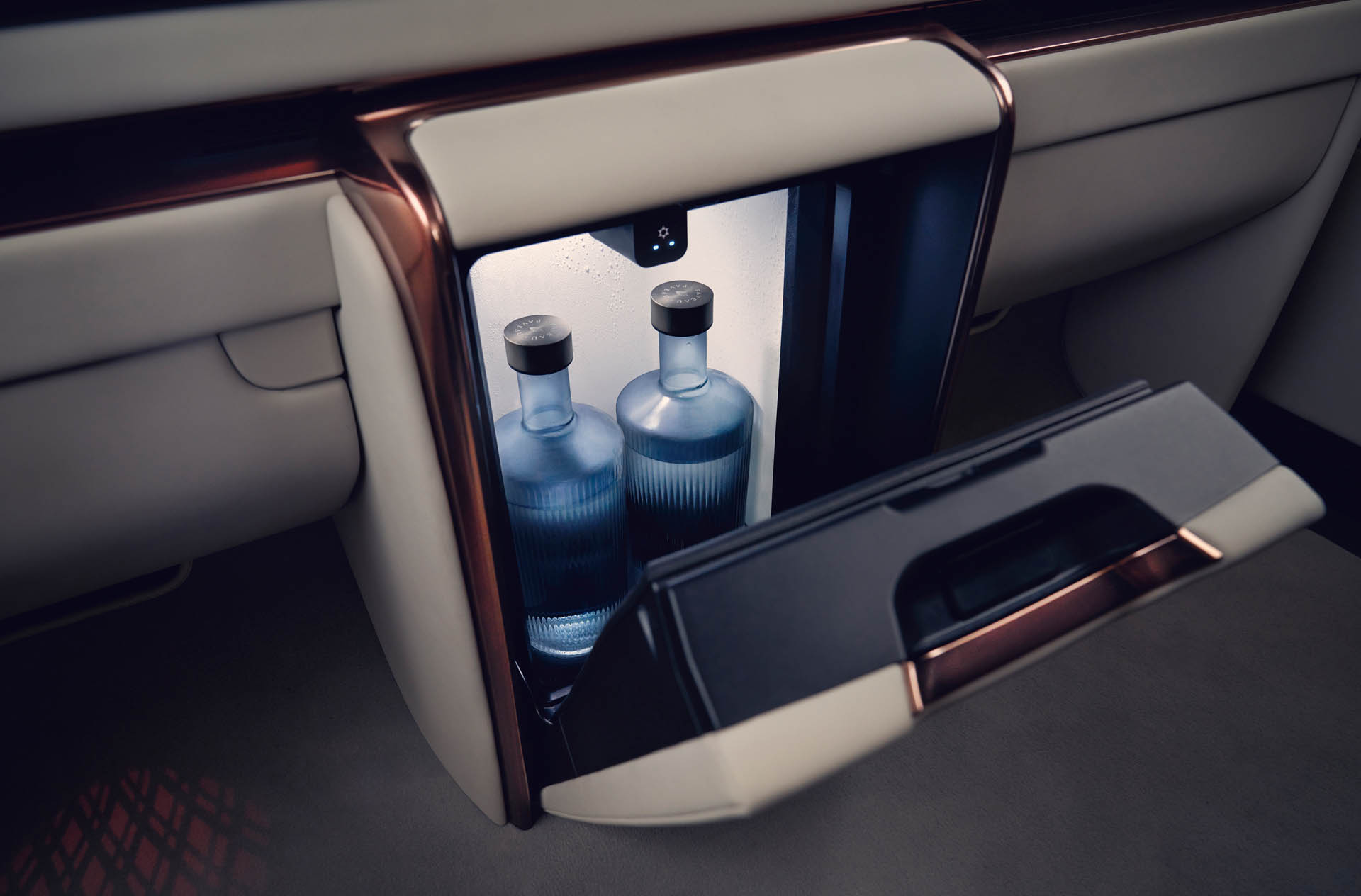 Lexus LM 51
