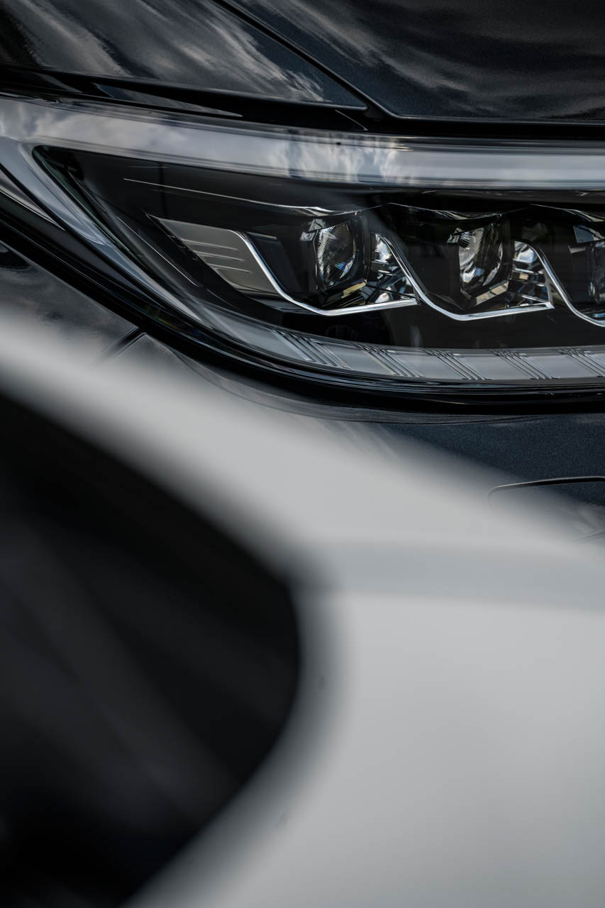 Lexus LM 66