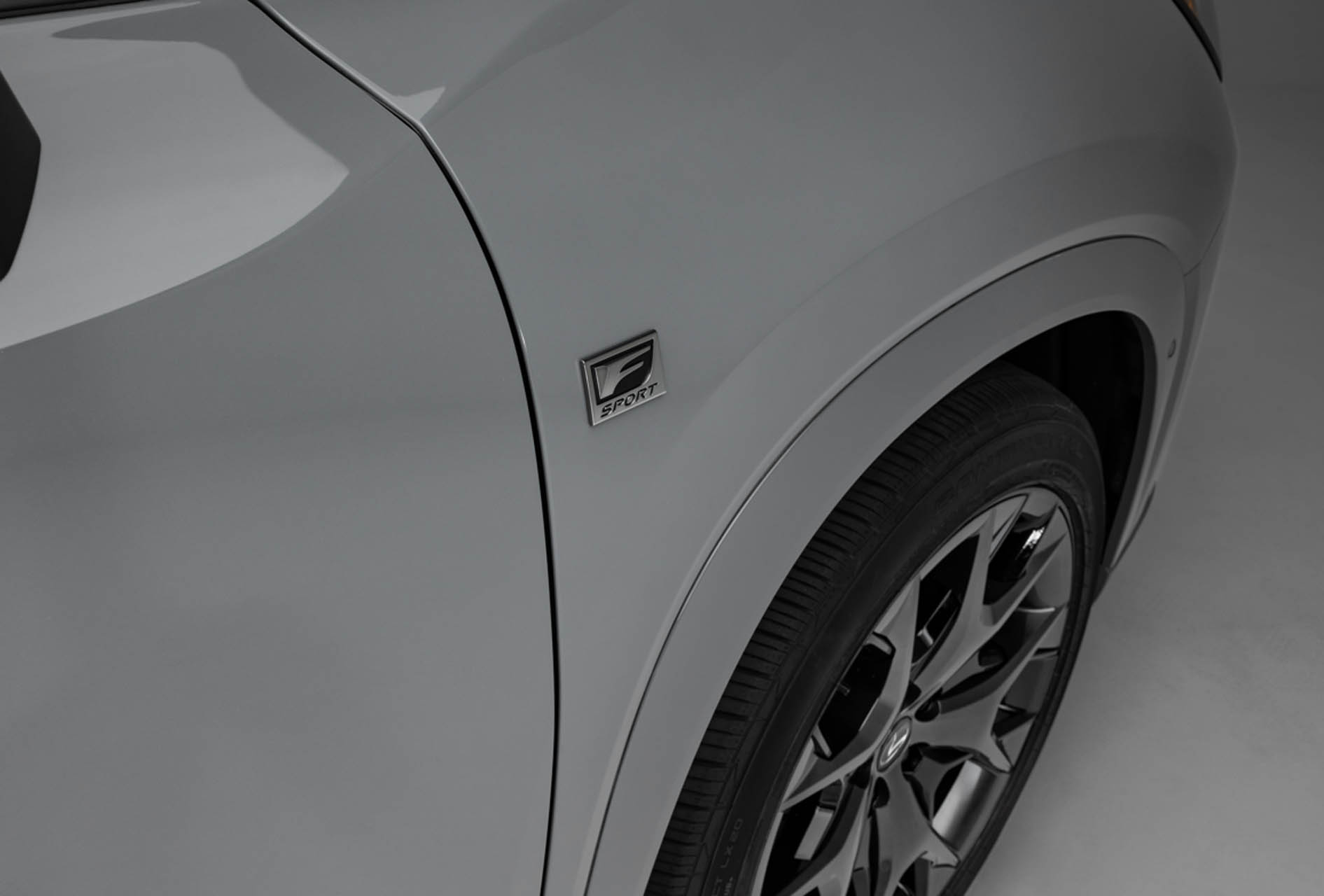 Lexus TX 44
