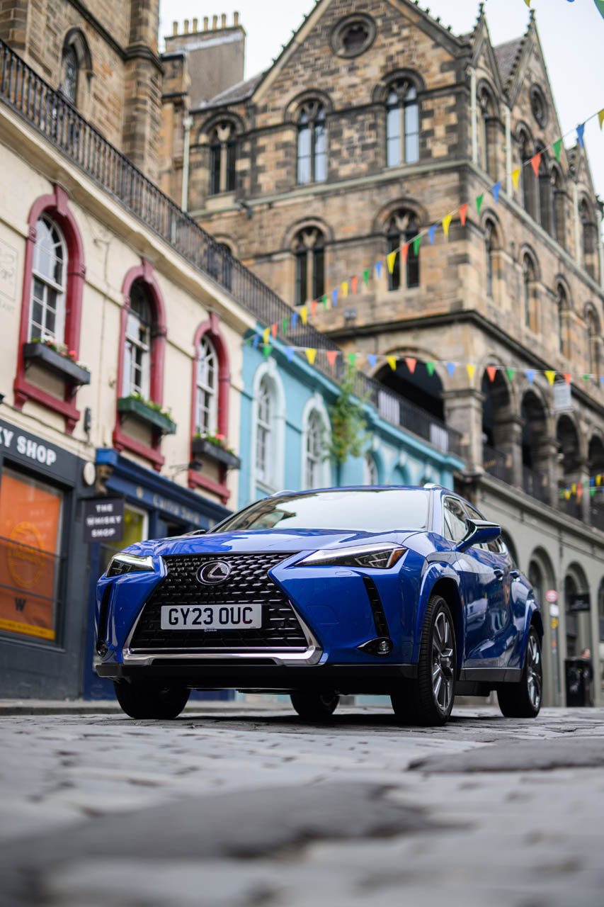 lexus ux300e my23 06