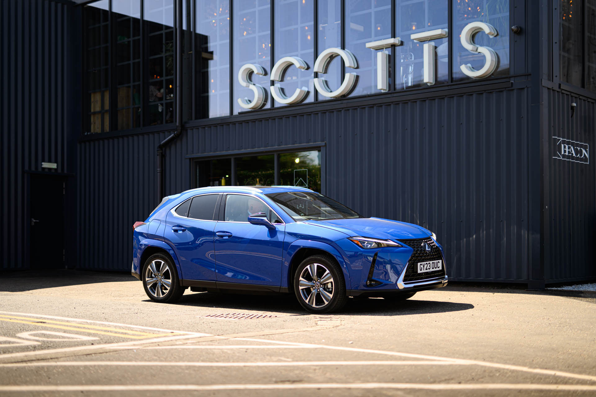 lexus ux300e my23 23