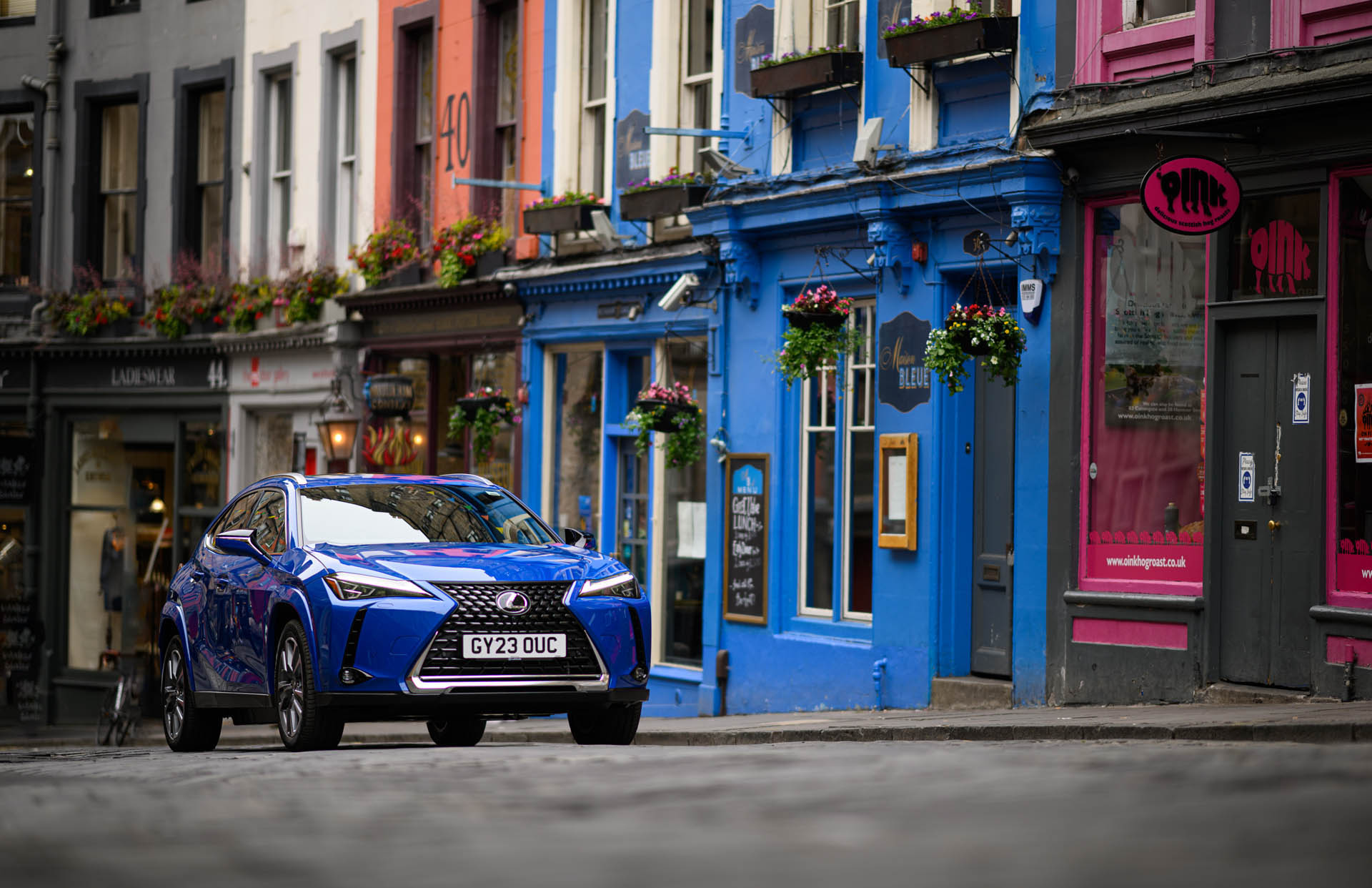 lexus ux300e my23 39