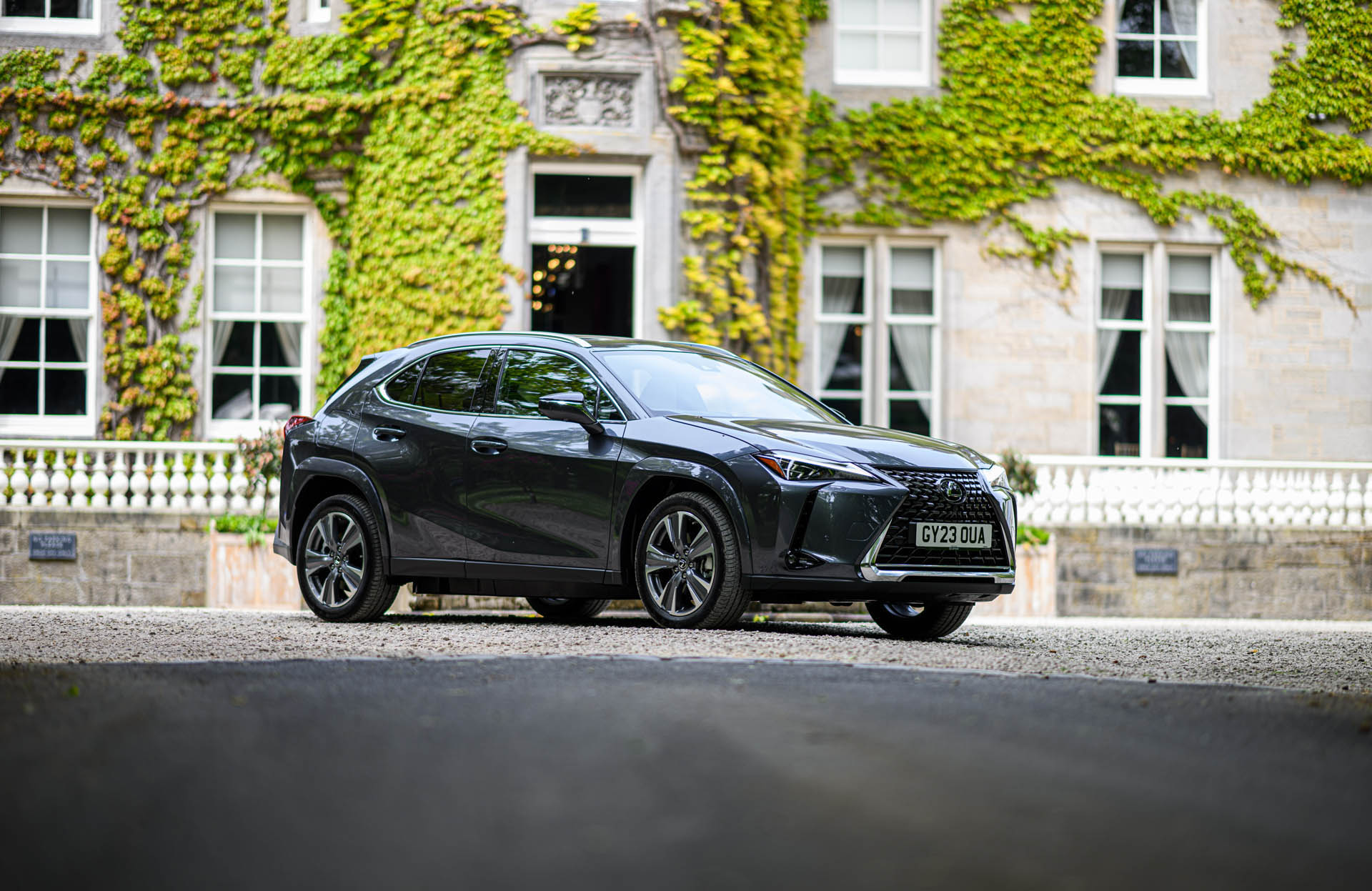 lexus ux300e my23 40