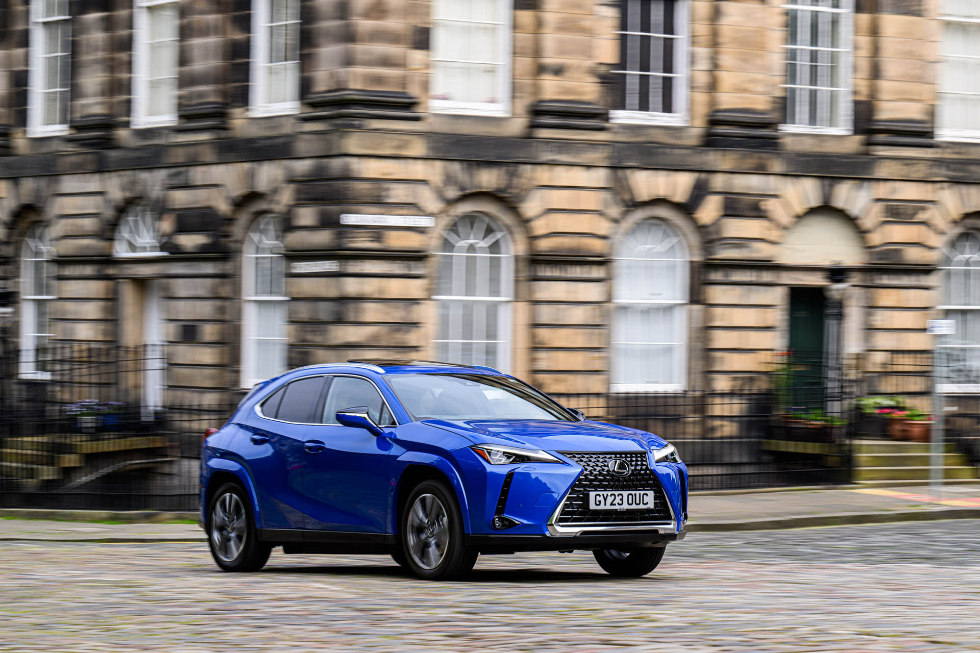 lexus ux300e my23 44