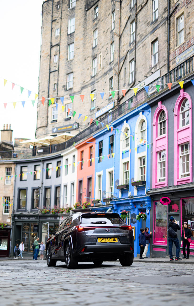 lexus ux300e my23 47