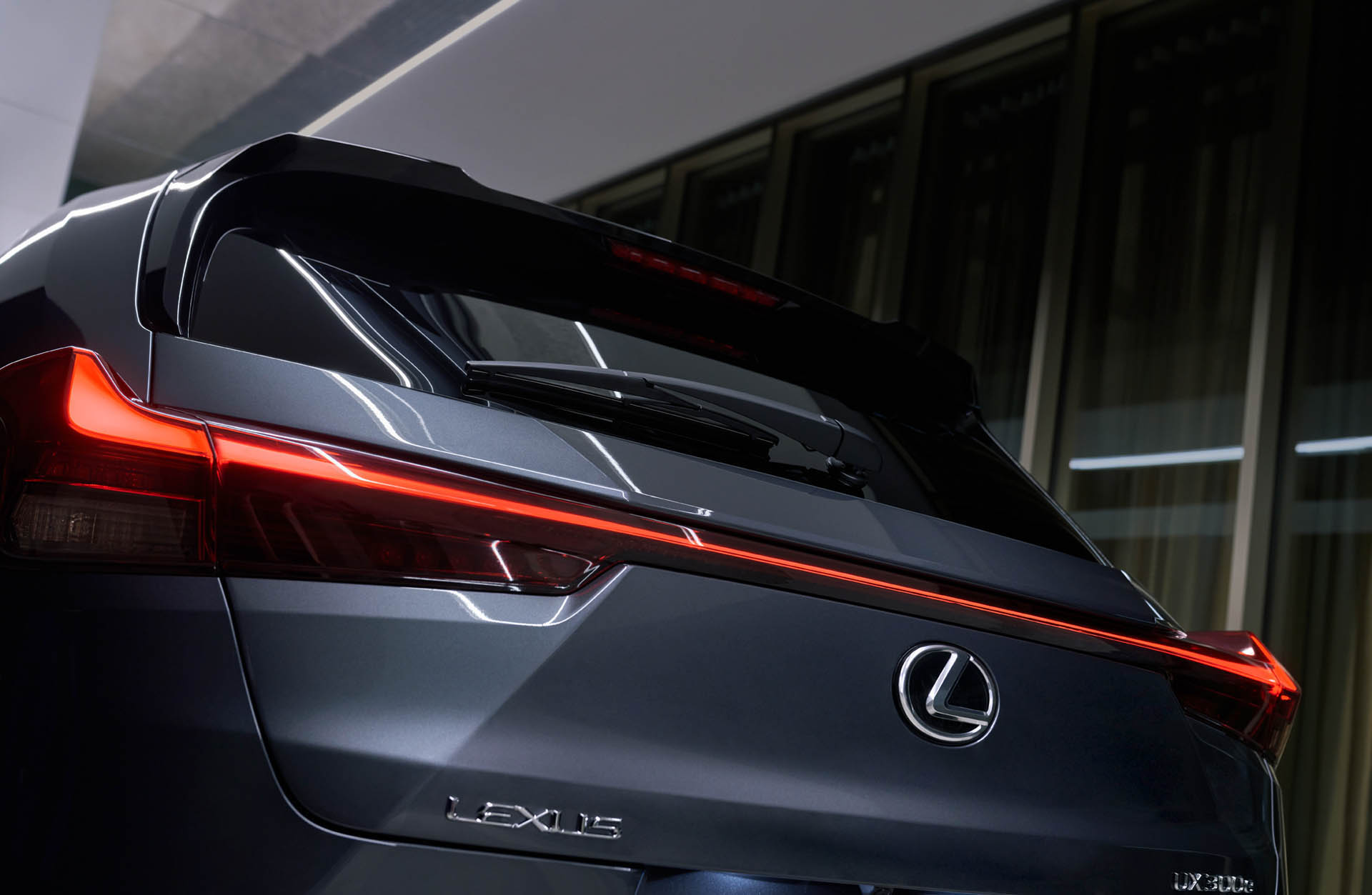 lexus ux300e my23 70