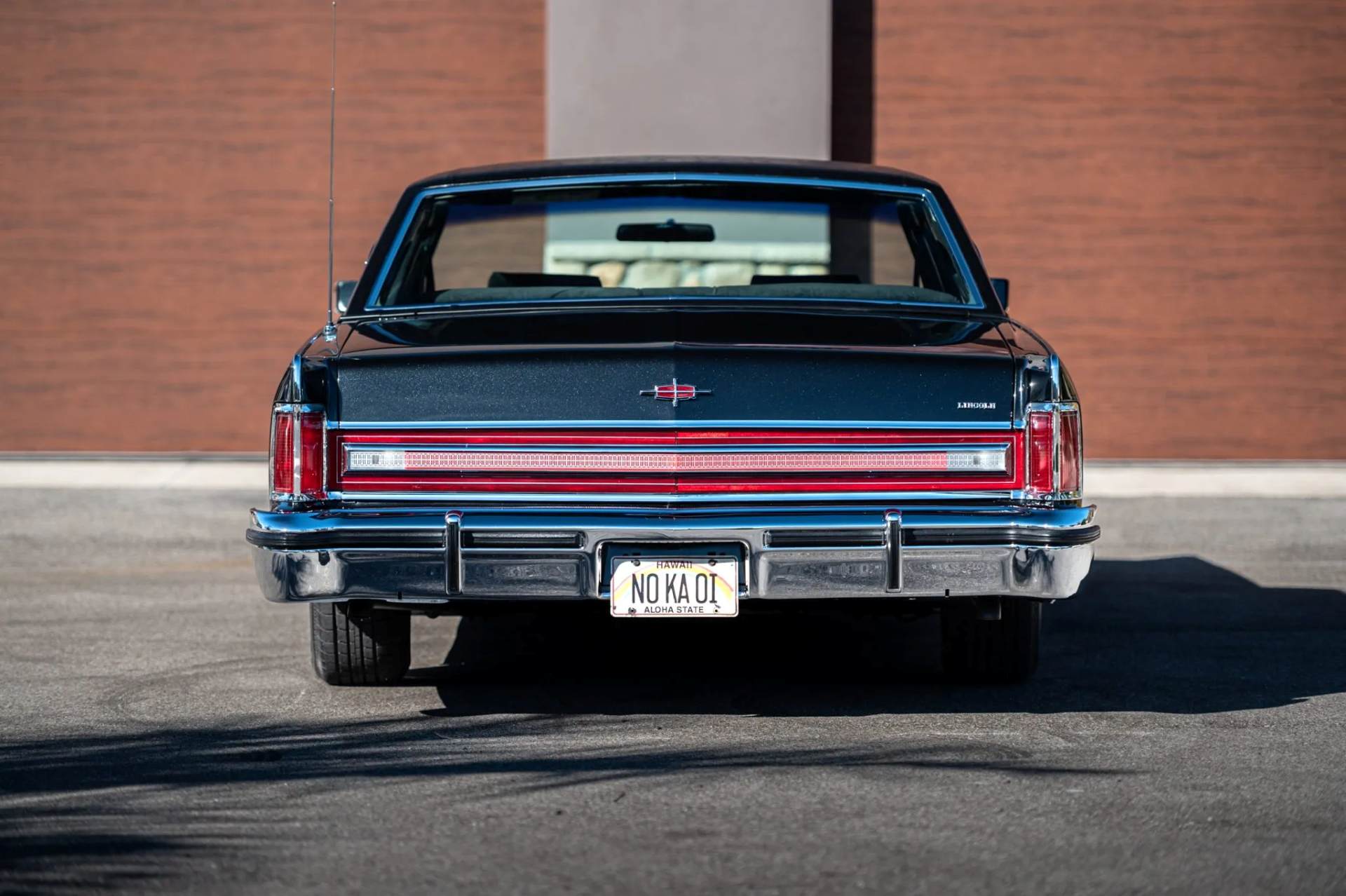 lincoln continental town car 1977 with coyote V8 16