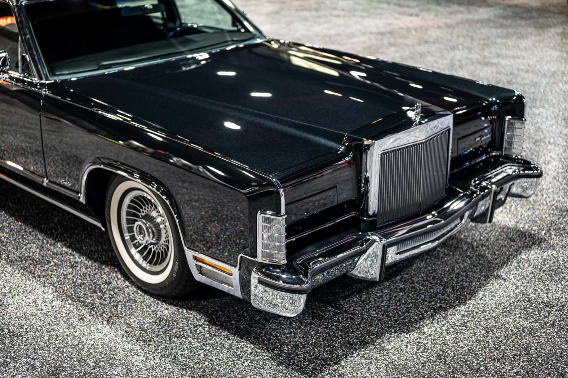 lincoln continental town car 1977 with coyote V8 19