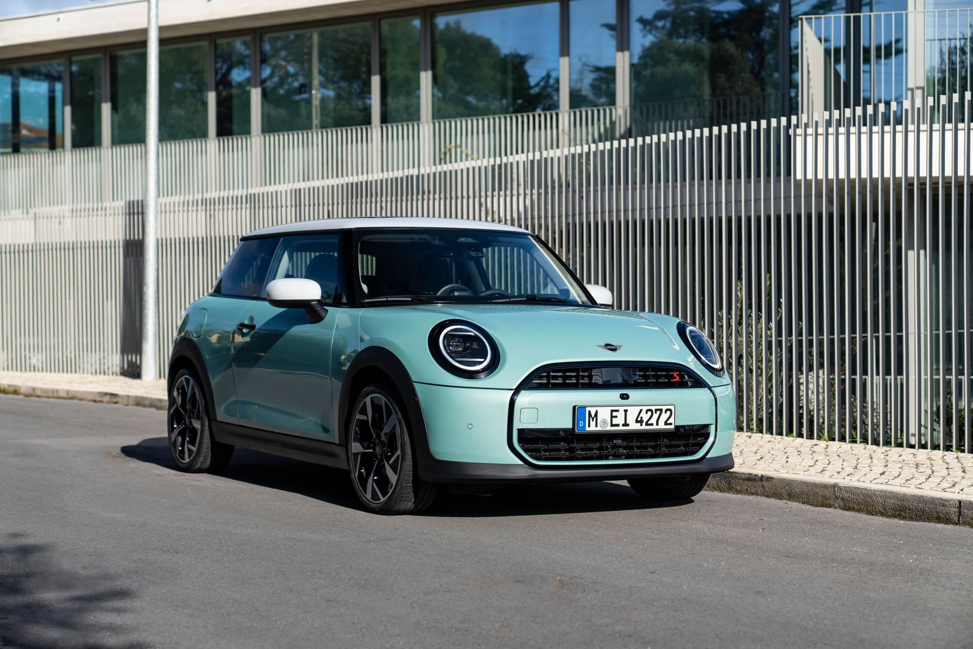 MINI Cooper S Classic Trim 2024 15