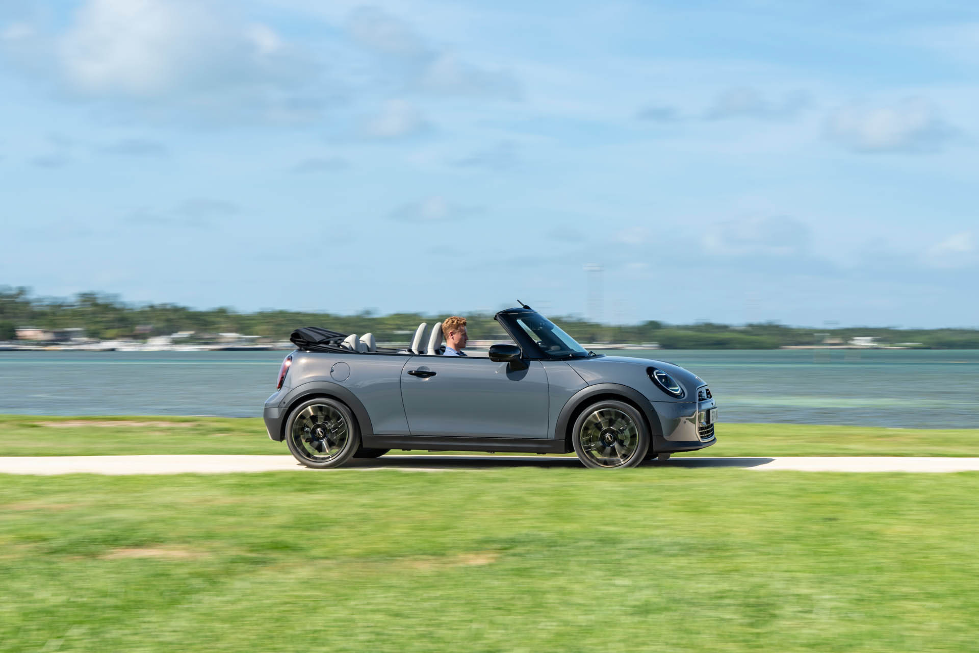 MINI Cooper S Convertible 2024 26