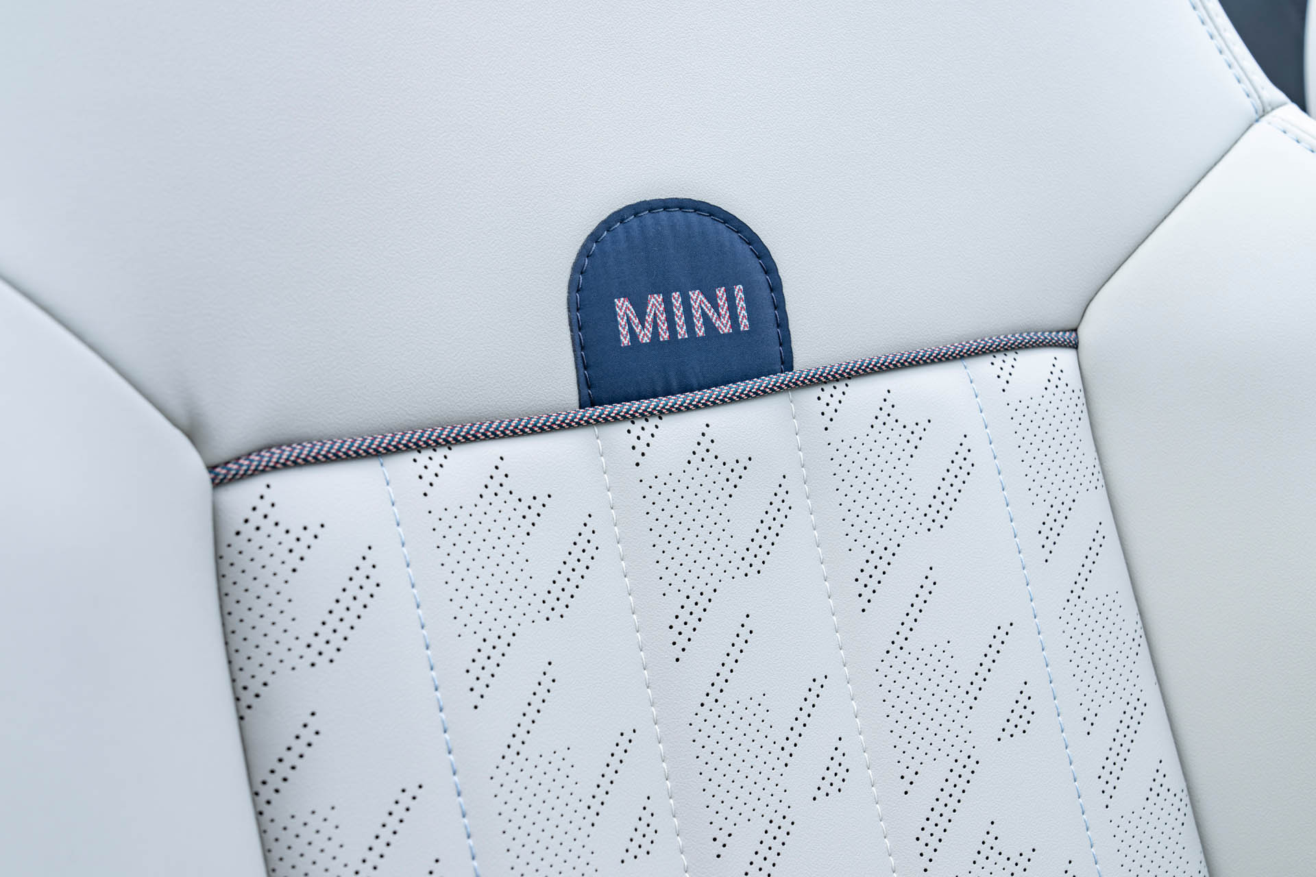 MINI Cooper S Convertible 2024 44