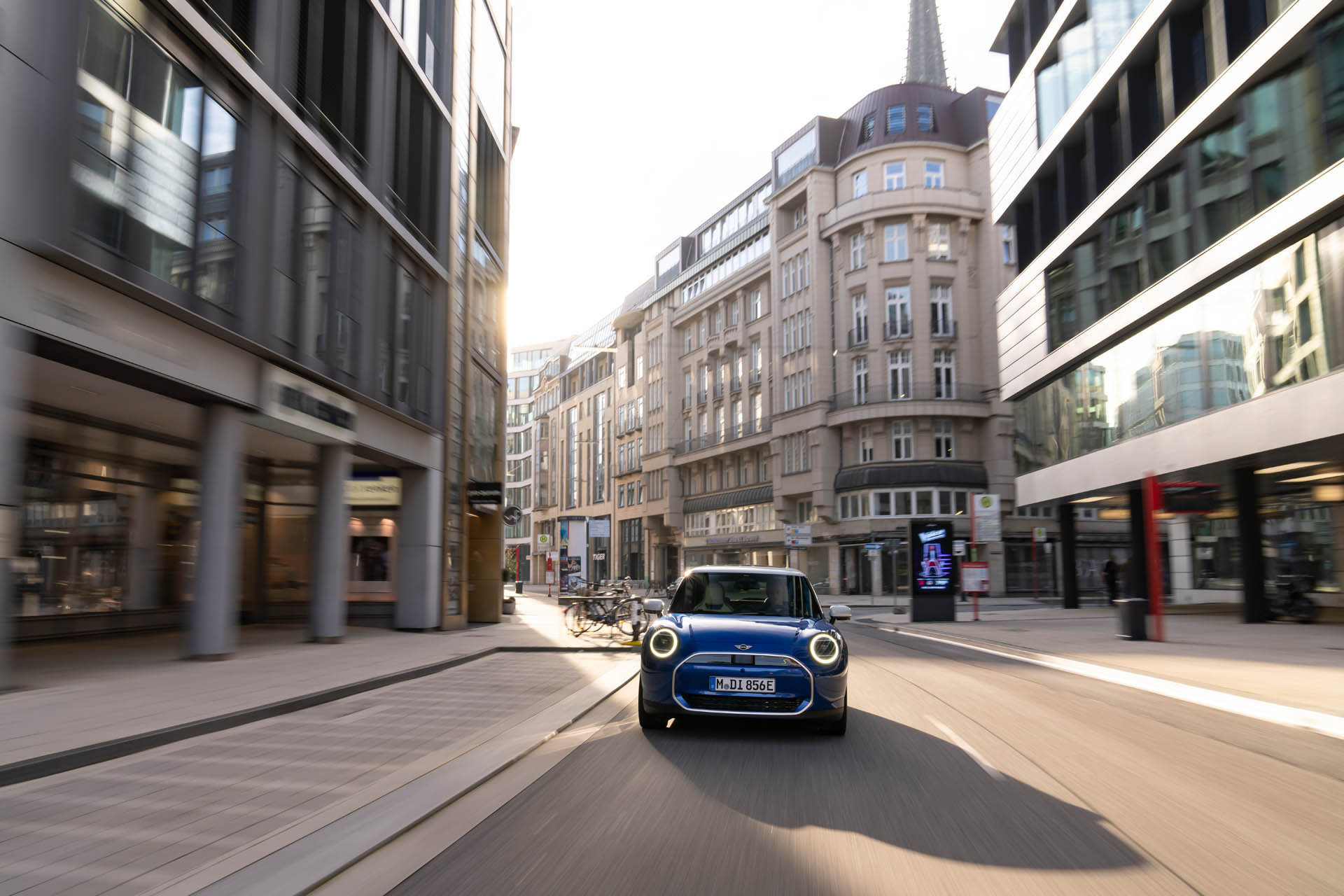 MINI Cooper SE 09