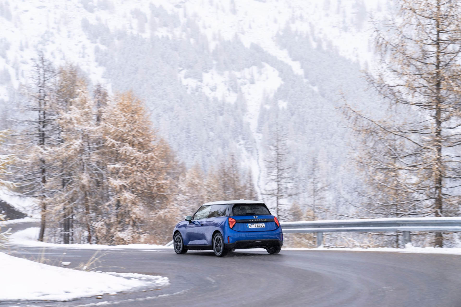 MINI Cooper SE 2024 02