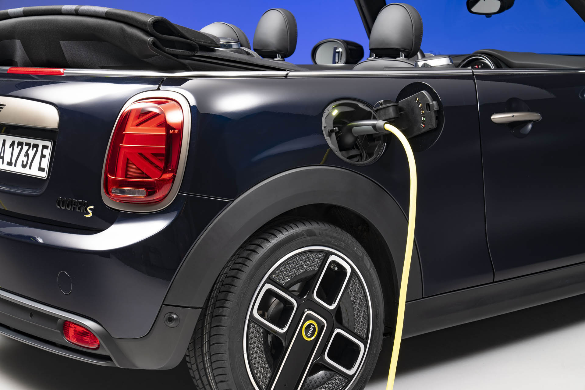 minicooperseconvertibleenigmaticblack2023c