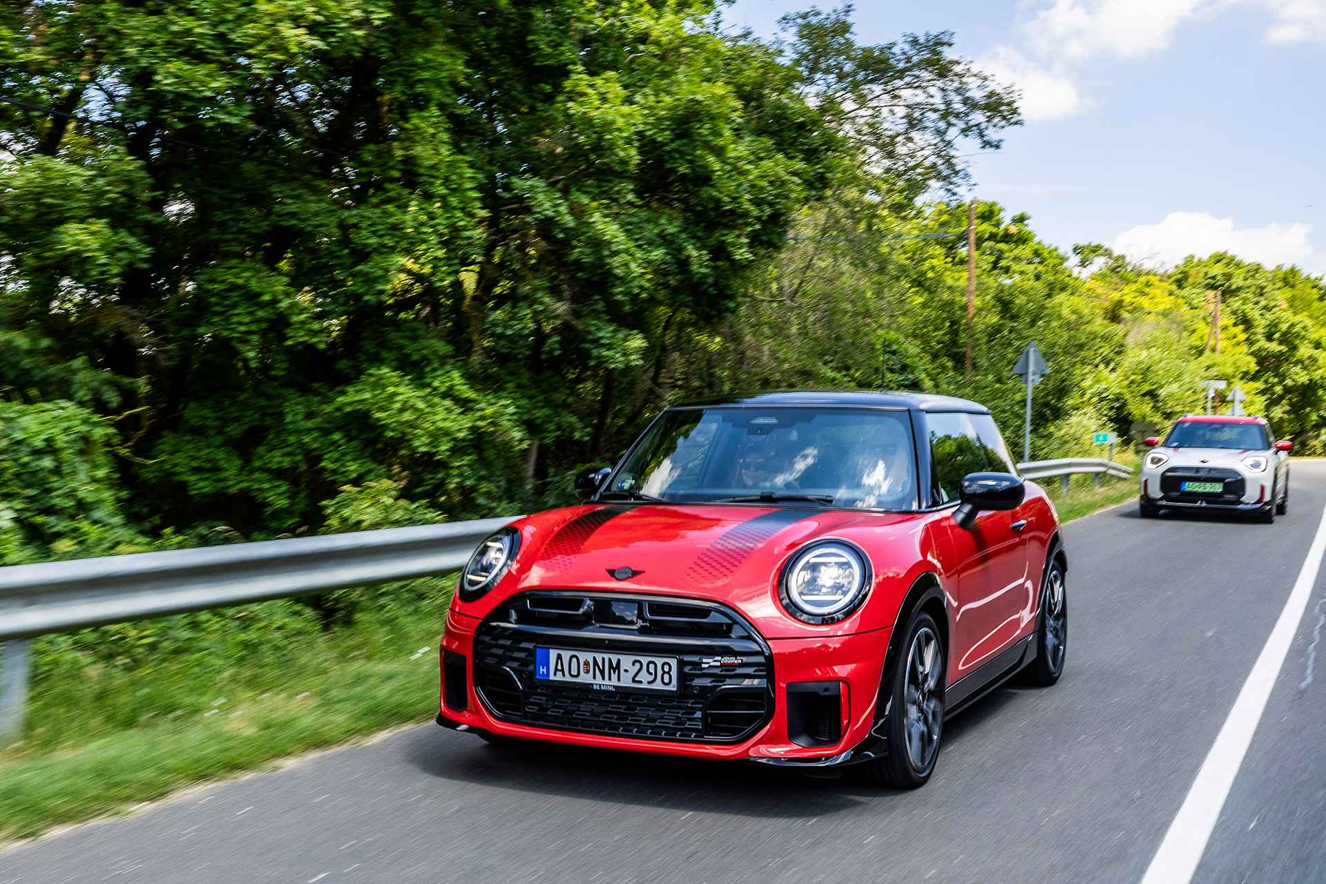 P90646886 highRes mini-jcw-driving-day