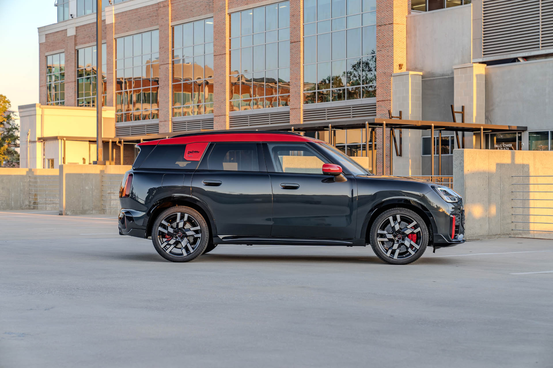 MINI John Cooper Works Countryman 2023 32