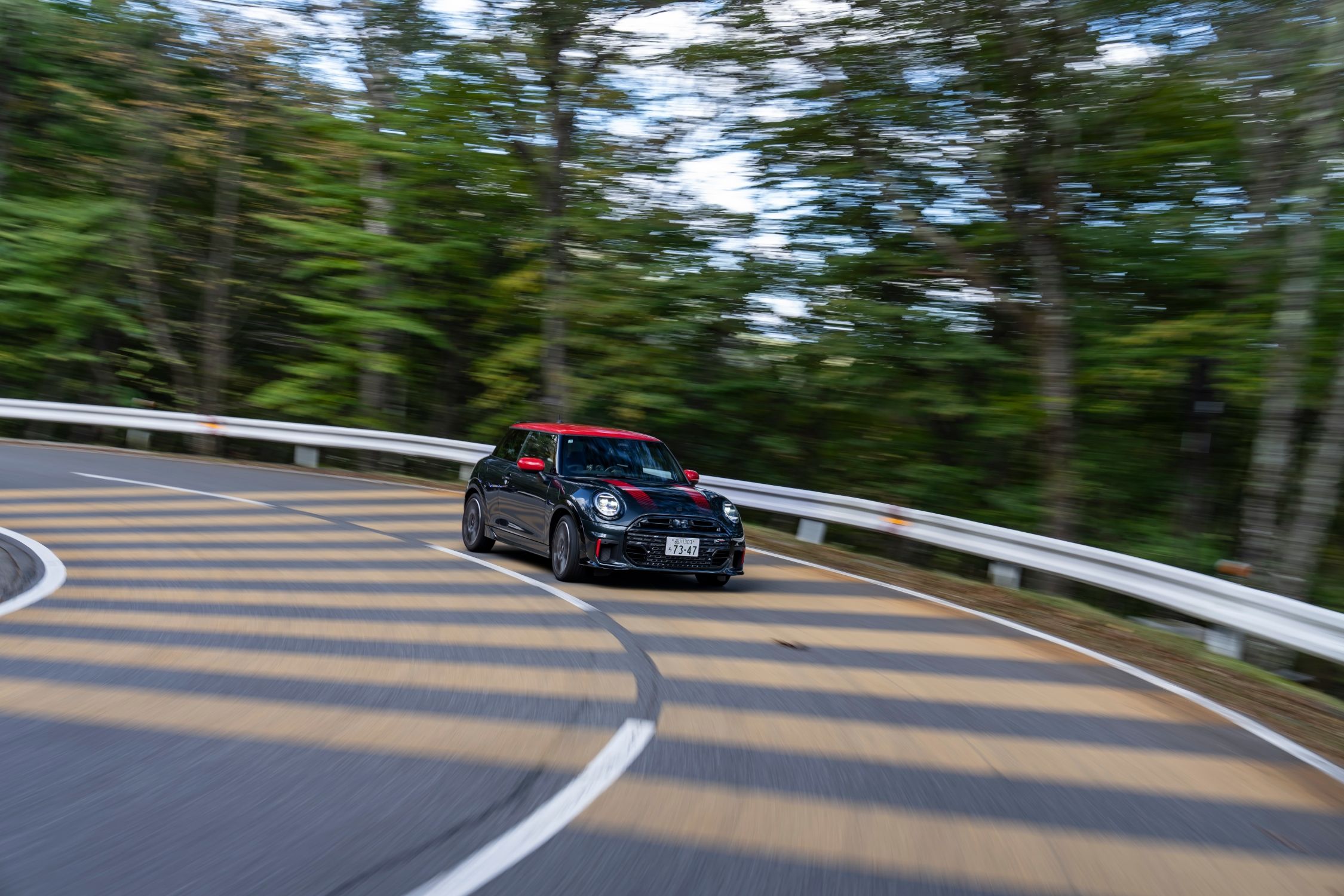 MINI John Cooper Works   Irohazaka 02