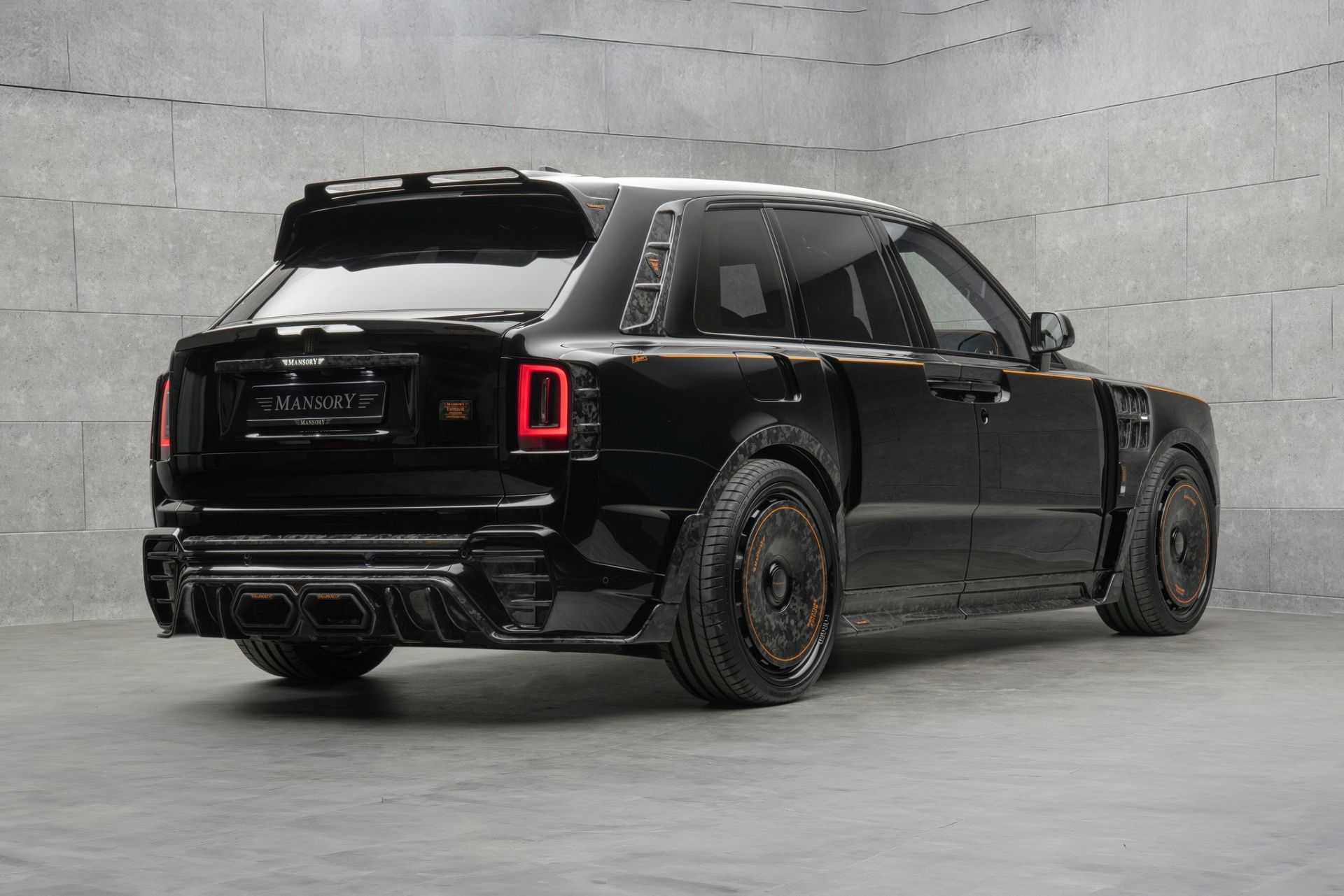 MANSORY Emperor Signature 01