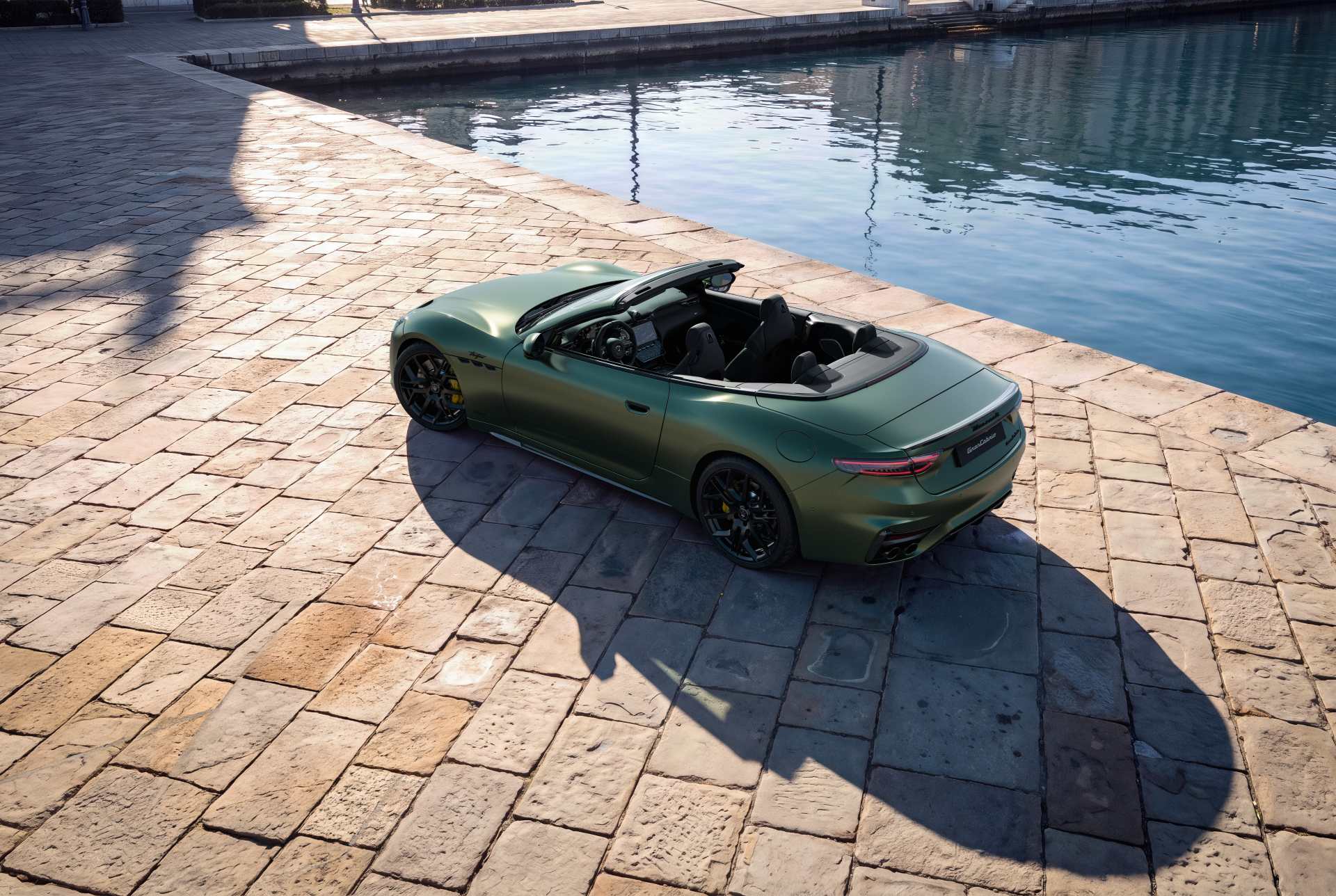 MASERATI GRANCABRIO 2026 01