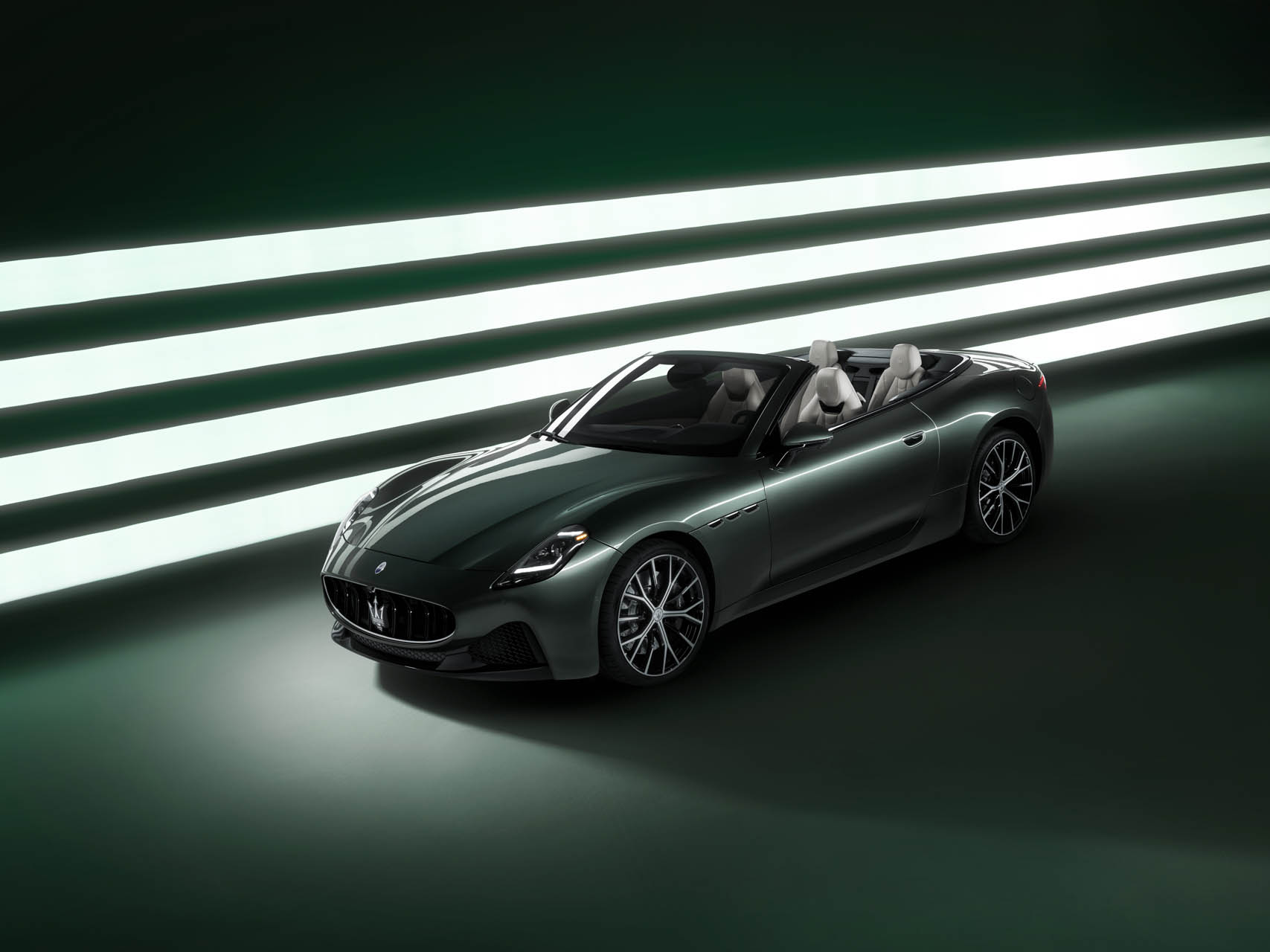 Original-25889-05-maserati-grancabrio-490-cv