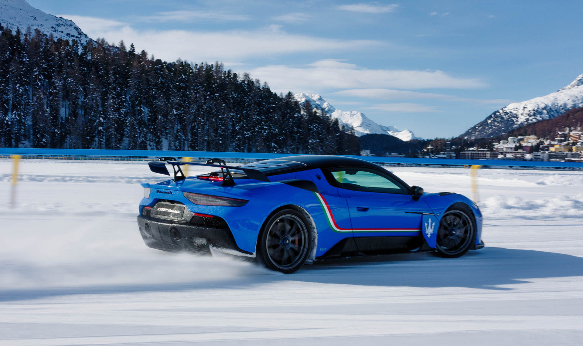 Original-25912-09-maserati-gt2-stradale-at-the-ice-st-moritz